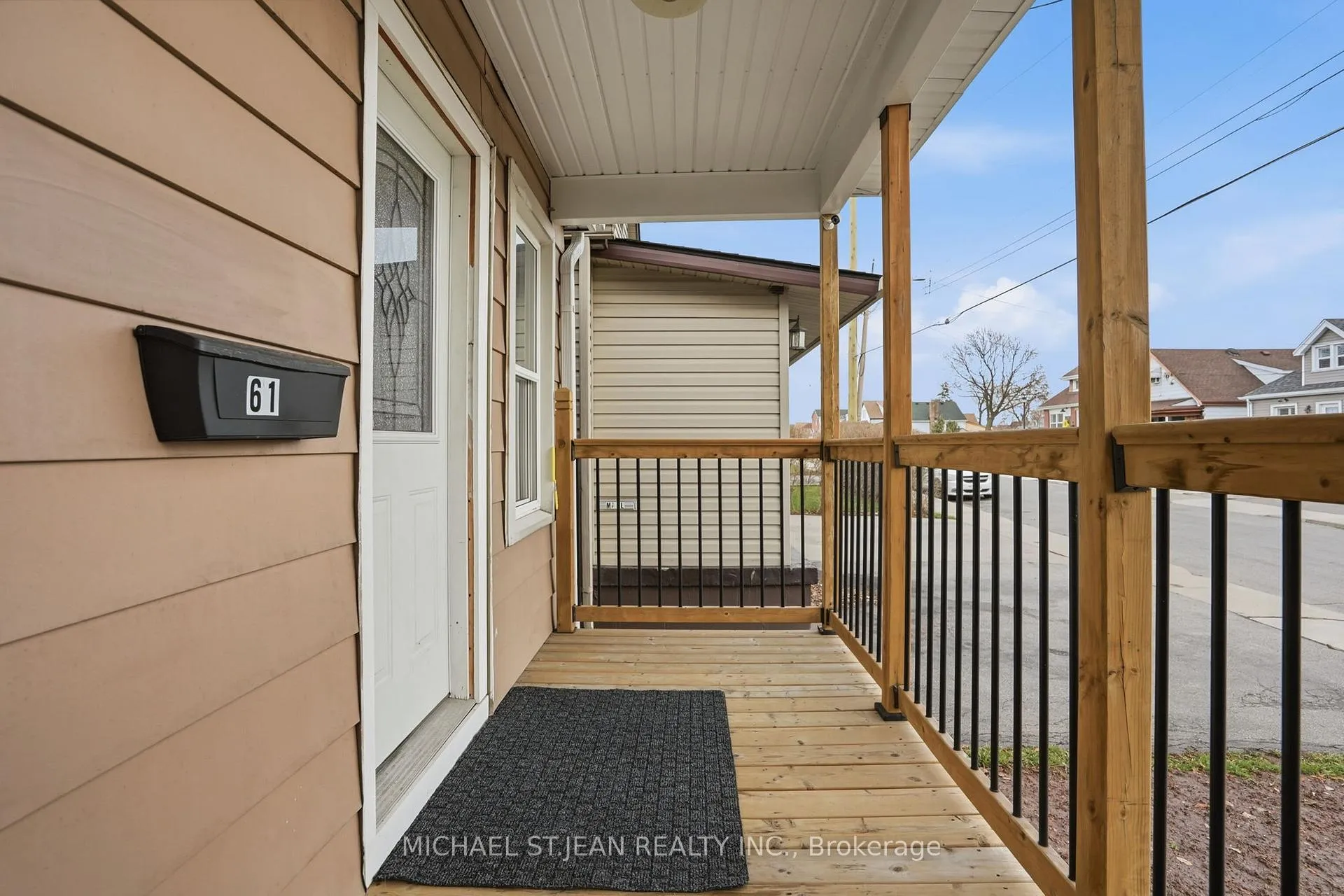 Photo 3 of 61 Graham Avenue N, Hamilton, Crown Point — HOMEH