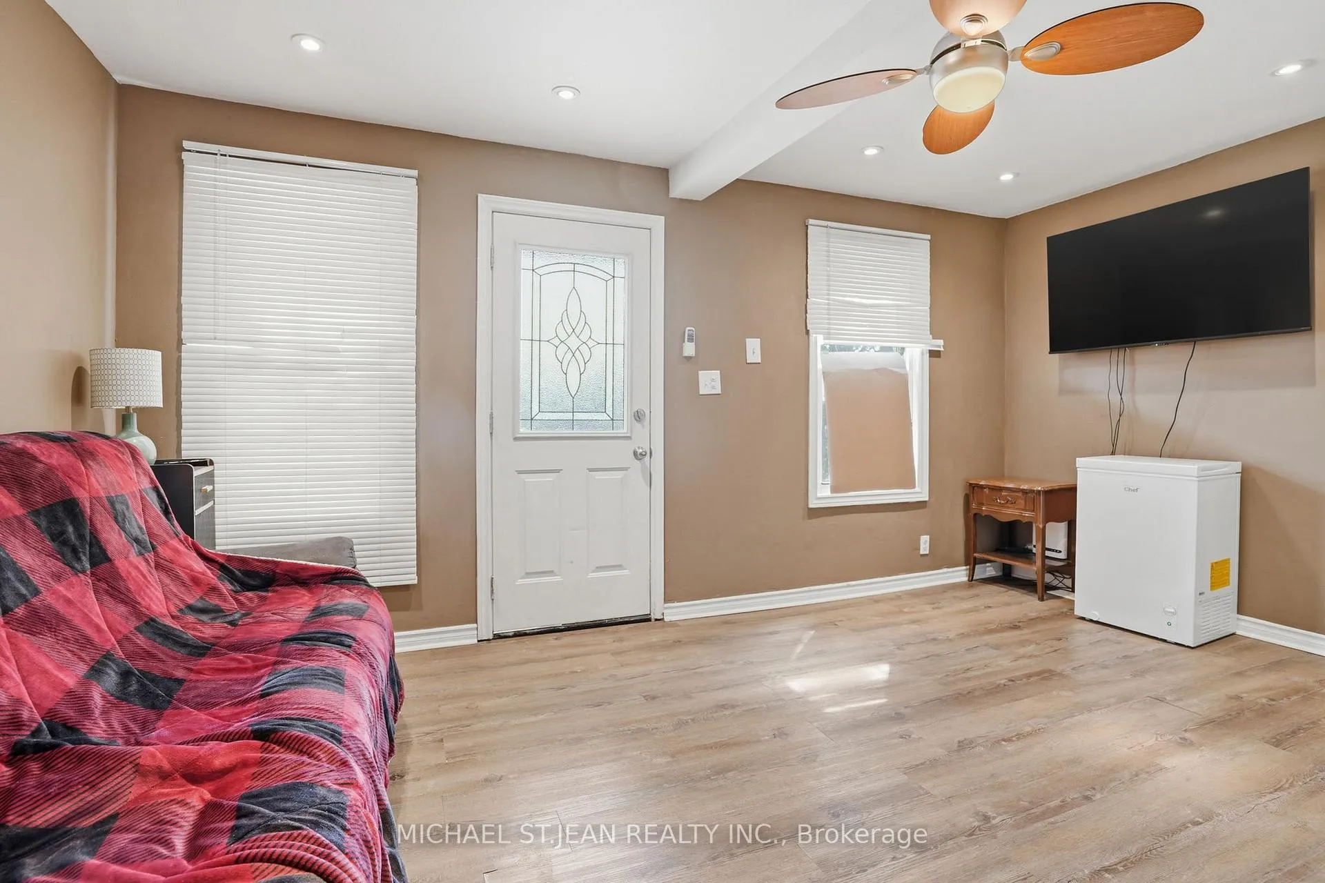 Photo 4 of 61 Graham Avenue N, Hamilton, Crown Point — HOMEH