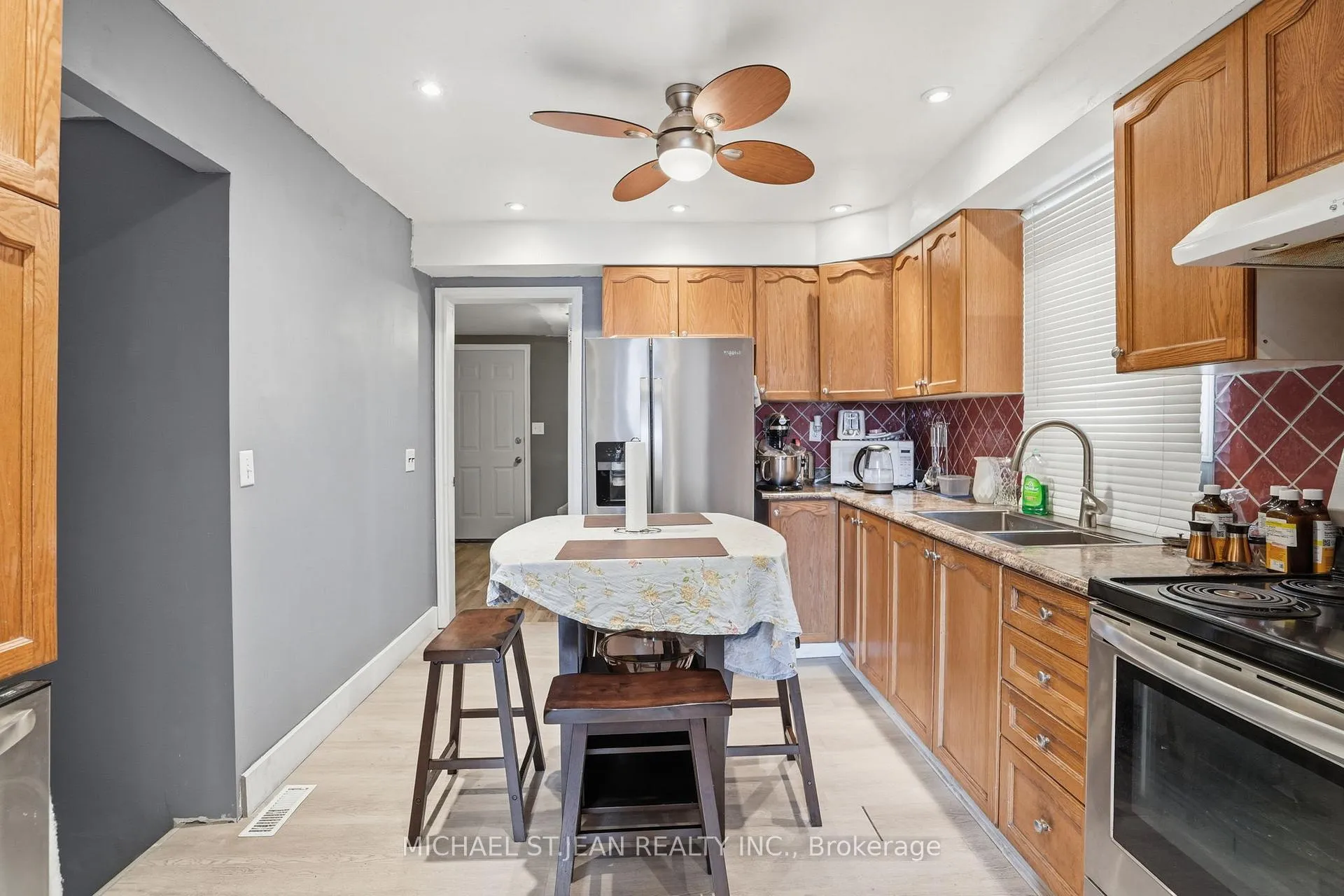 Photo 9 of 61 Graham Avenue N, Hamilton, Crown Point — HOMEH
