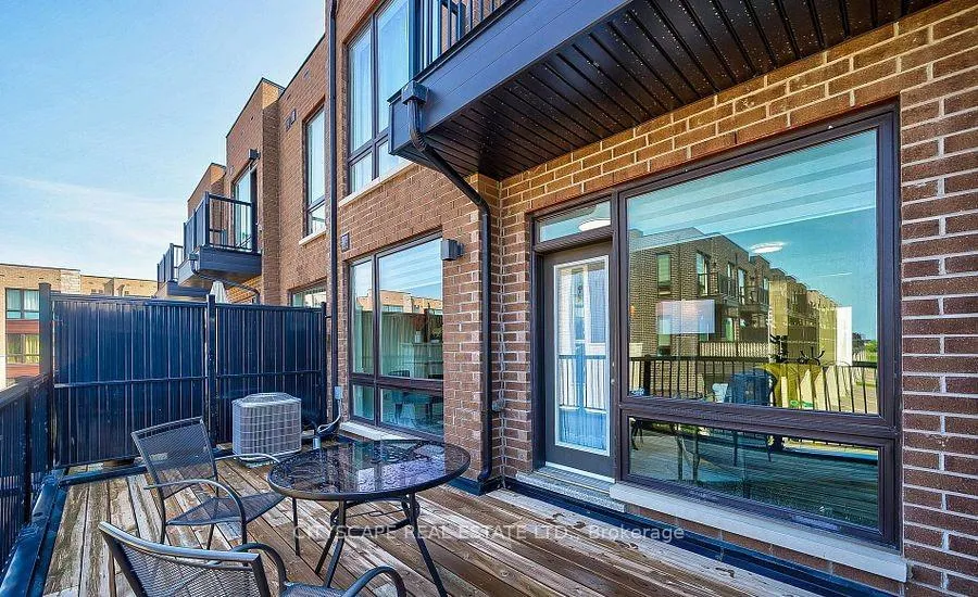 Photo 10 of 20 Fred Wolstenholme Drive, Markham, Victoria Square — HOMEH