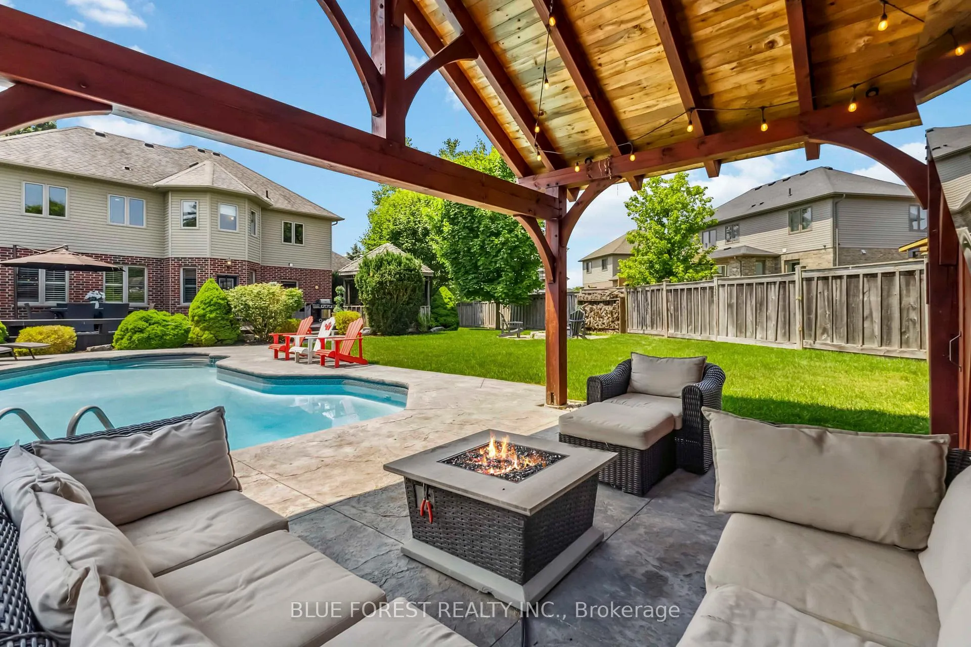Photo 14 of 139 Prince Street, Middlesex Centre, Komoka — HOMEH