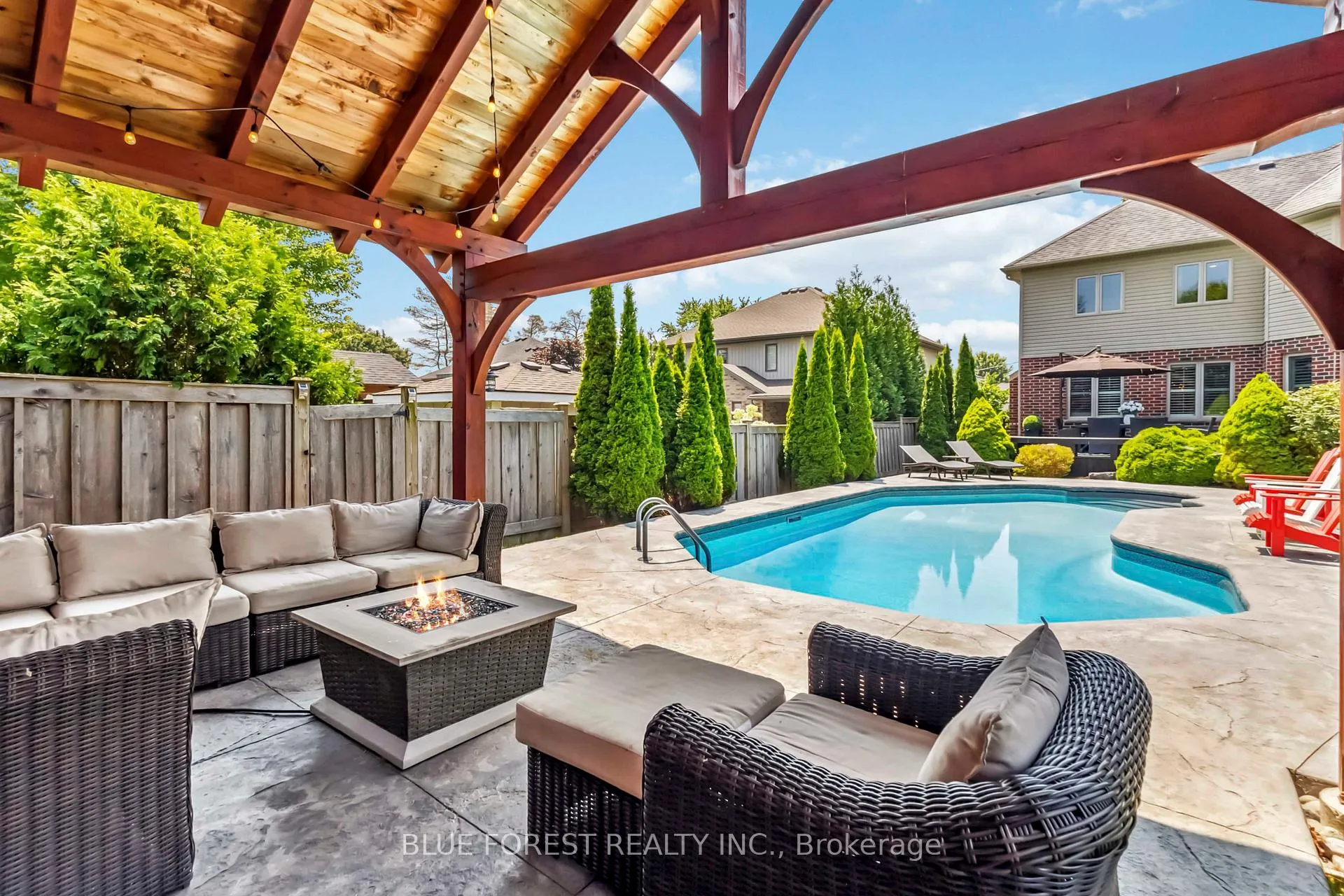 Photo 15 of 139 Prince Street, Middlesex Centre, Komoka — HOMEH