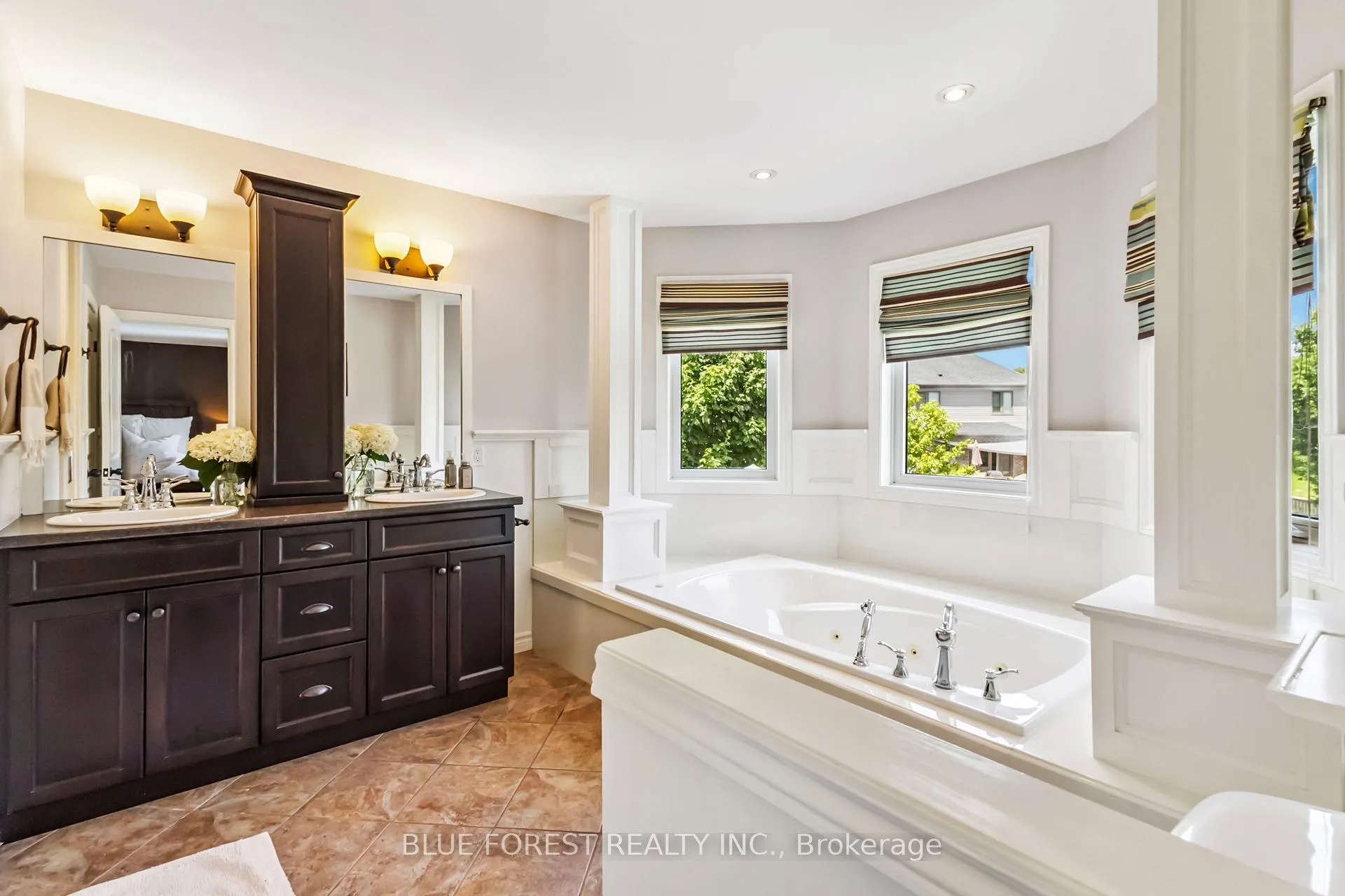 Photo 33 of 139 Prince Street, Middlesex Centre, Komoka — HOMEH