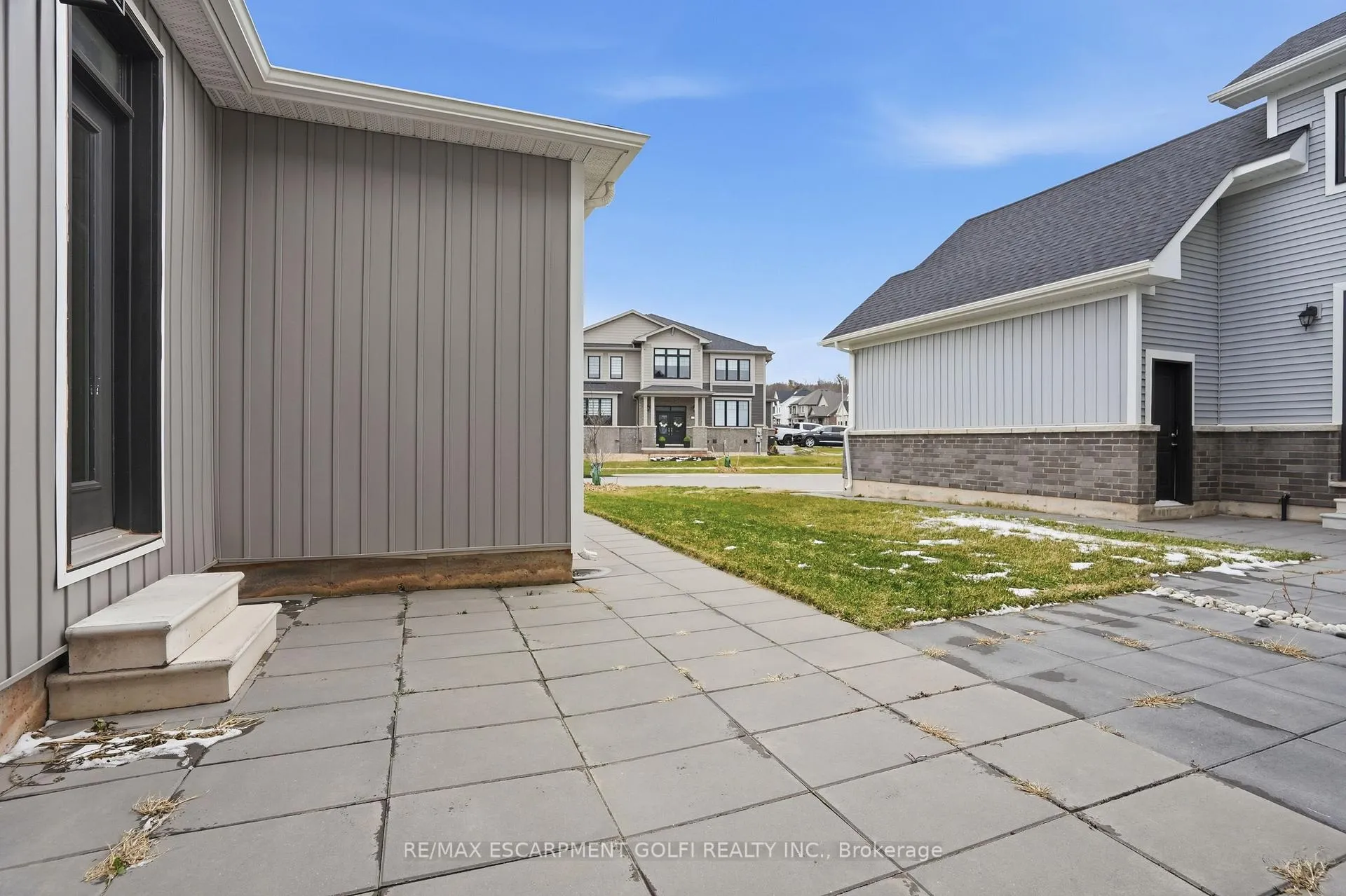 Photo 36 of 310 Main Street E, Grimsby, Grimsby West — HOMEH