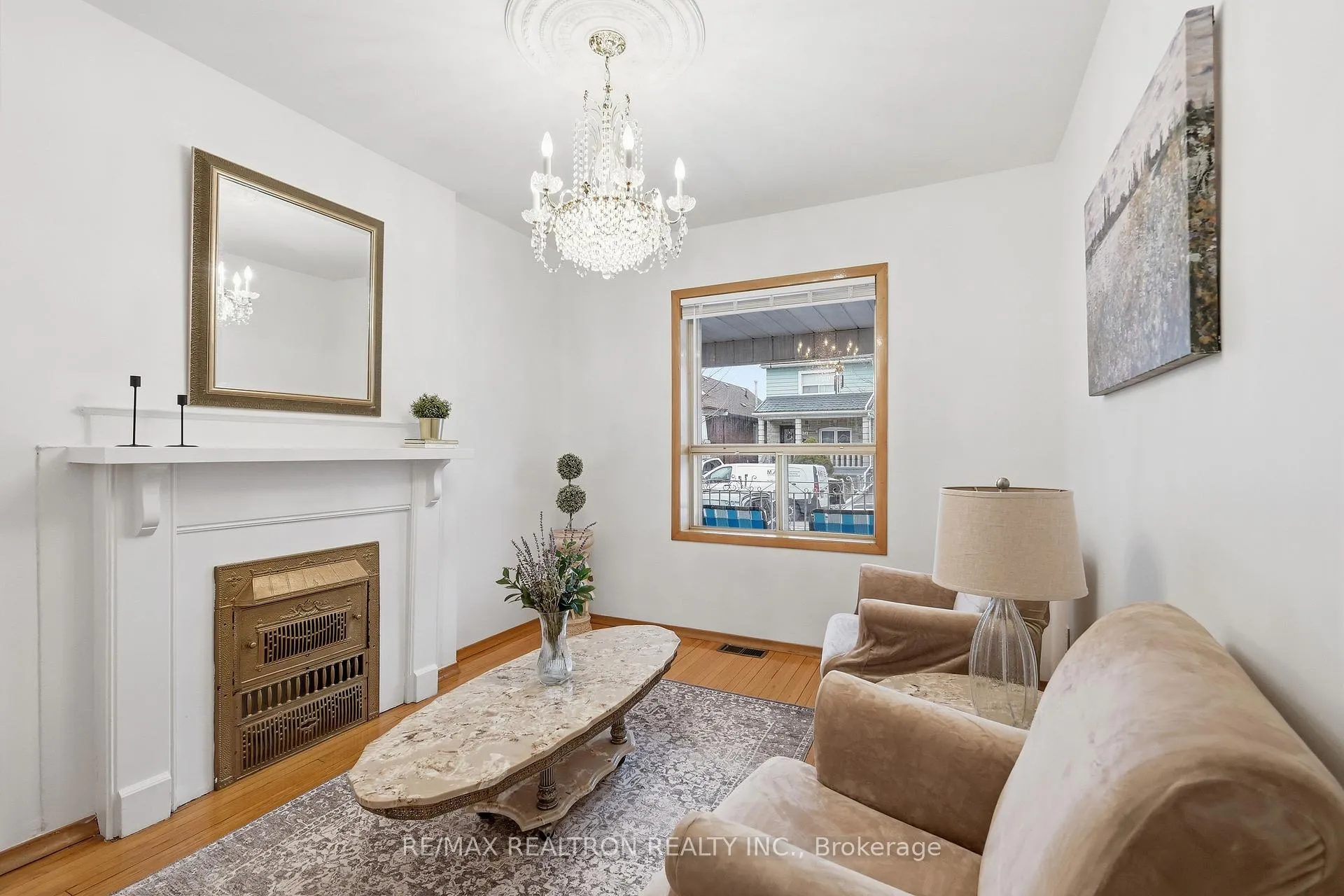 Photo 8 of 156 Silverthorn Avenue, Toronto, Weston-Pellam Park — HOMEH