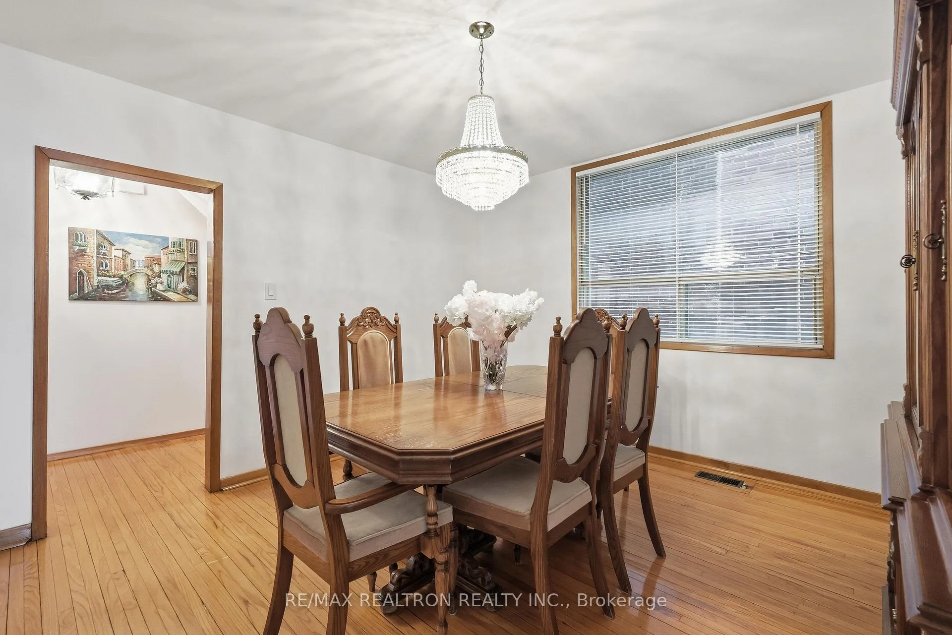 Photo 9 of 156 Silverthorn Avenue, Toronto, Weston-Pellam Park — HOMEH