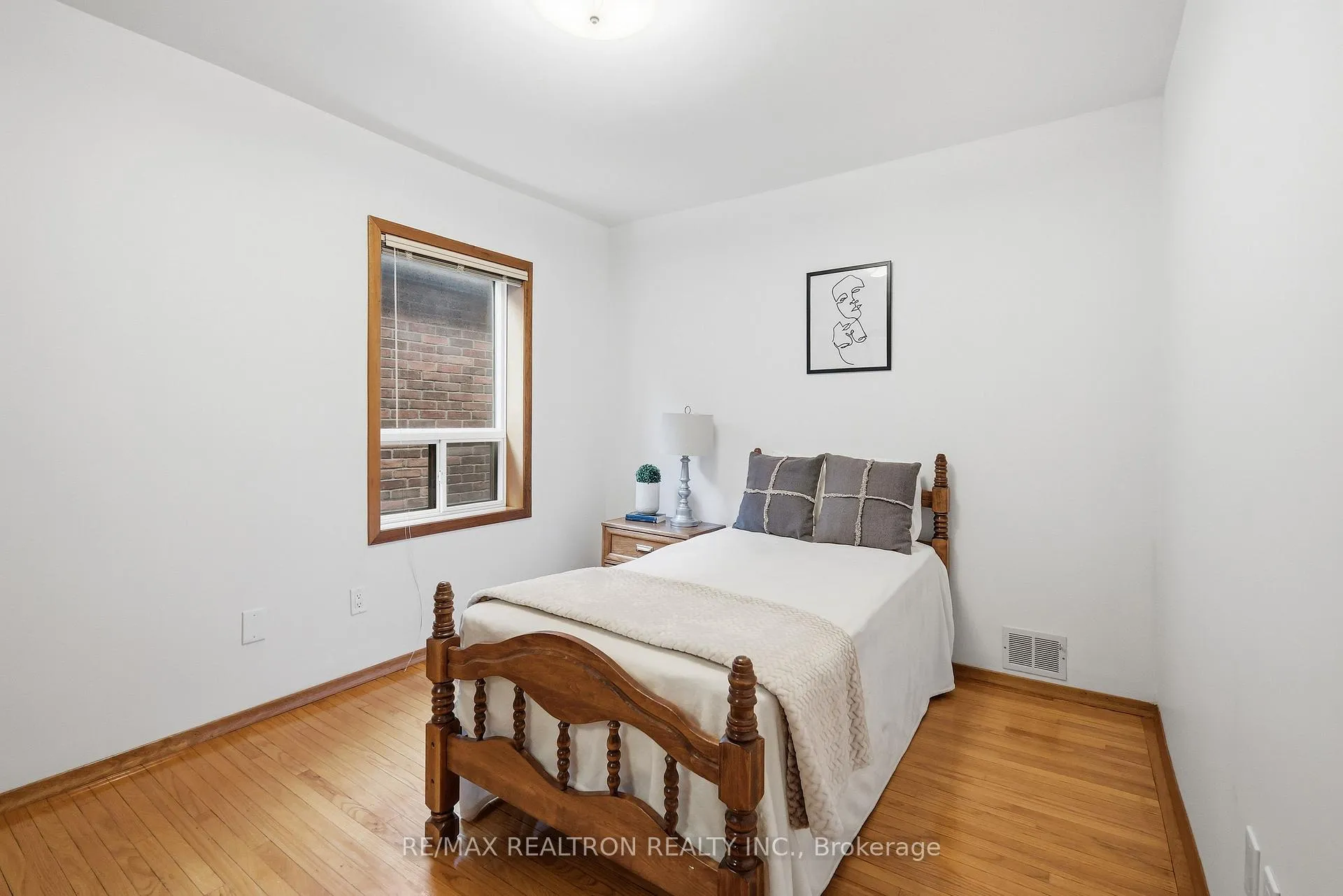 Photo 12 of 156 Silverthorn Avenue, Toronto, Weston-Pellam Park — HOMEH