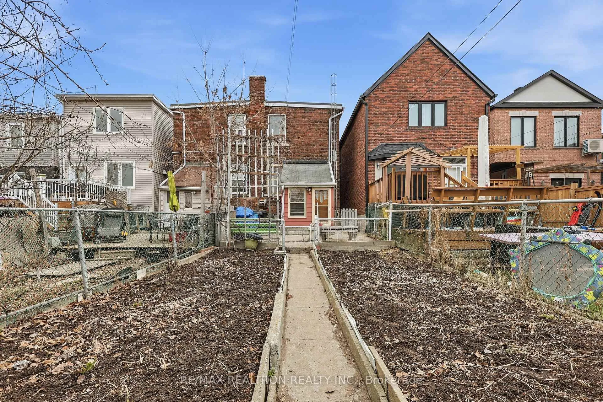 Photo 23 of 156 Silverthorn Avenue, Toronto, Weston-Pellam Park — HOMEH