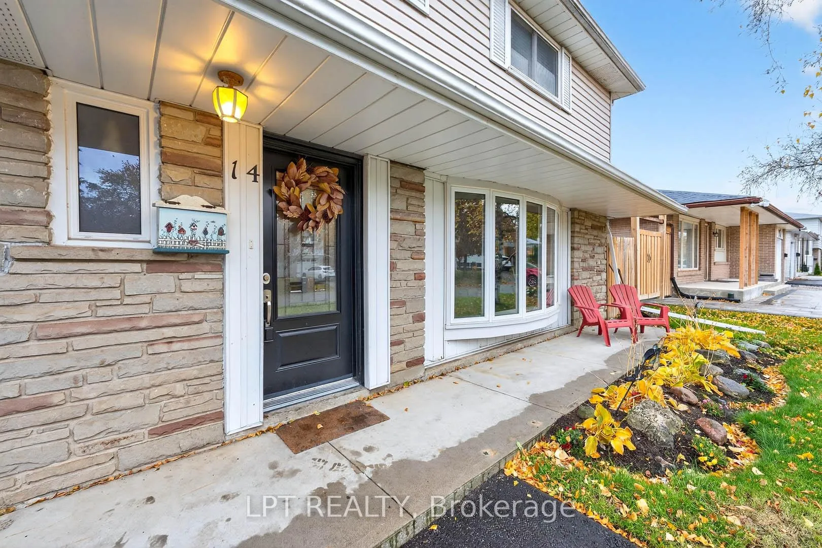 Photo 5 of 14 Caledon Crescent, Brampton, Brampton East — HOMEH