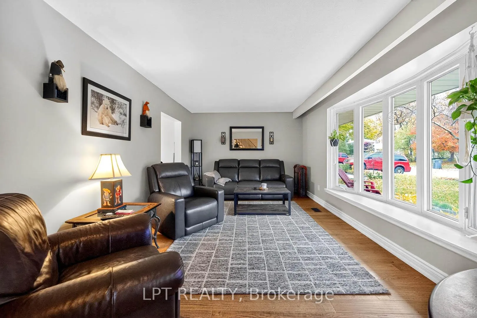 Photo 7 of 14 Caledon Crescent, Brampton, Brampton East — HOMEH