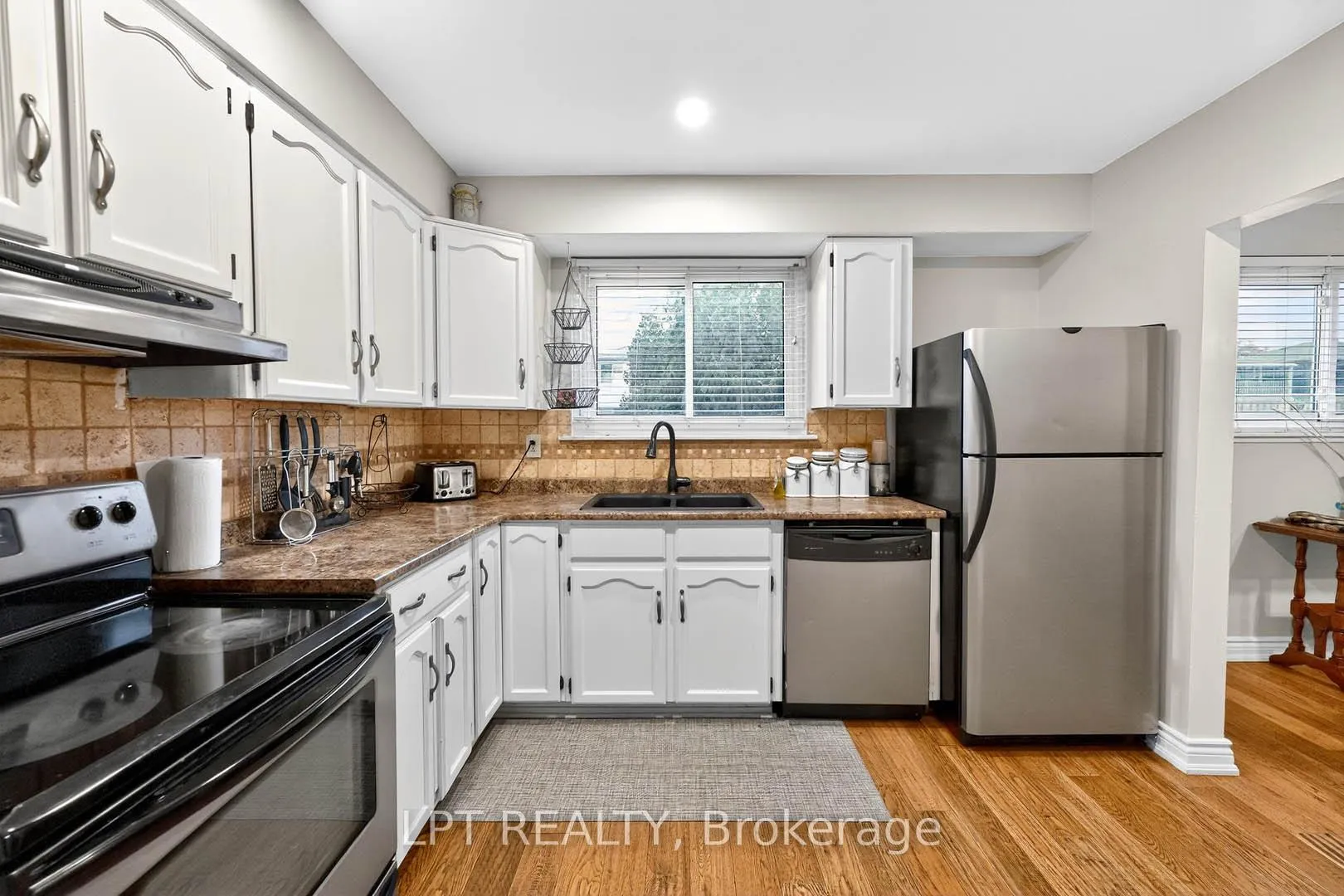 Photo 13 of 14 Caledon Crescent, Brampton, Brampton East — HOMEH