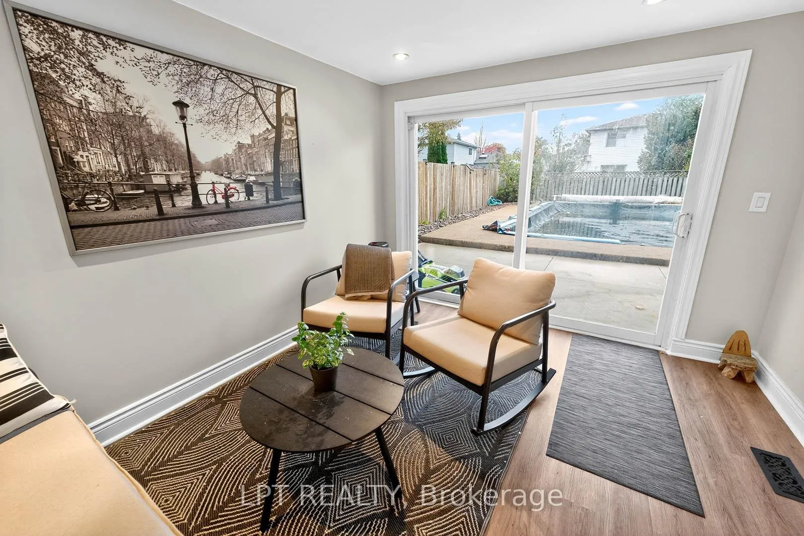Photo 16 of 14 Caledon Crescent, Brampton, Brampton East — HOMEH