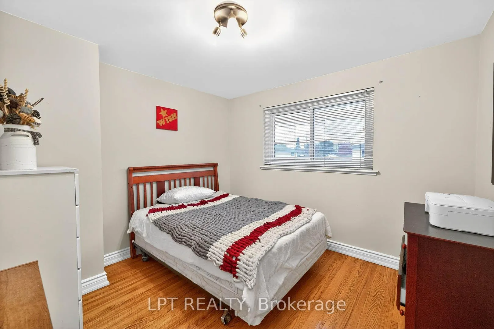 Photo 24 of 14 Caledon Crescent, Brampton, Brampton East — HOMEH
