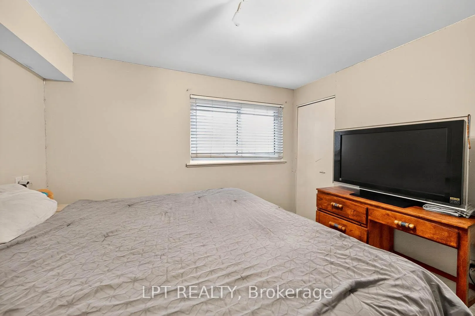 Photo 27 of 14 Caledon Crescent, Brampton, Brampton East — HOMEH