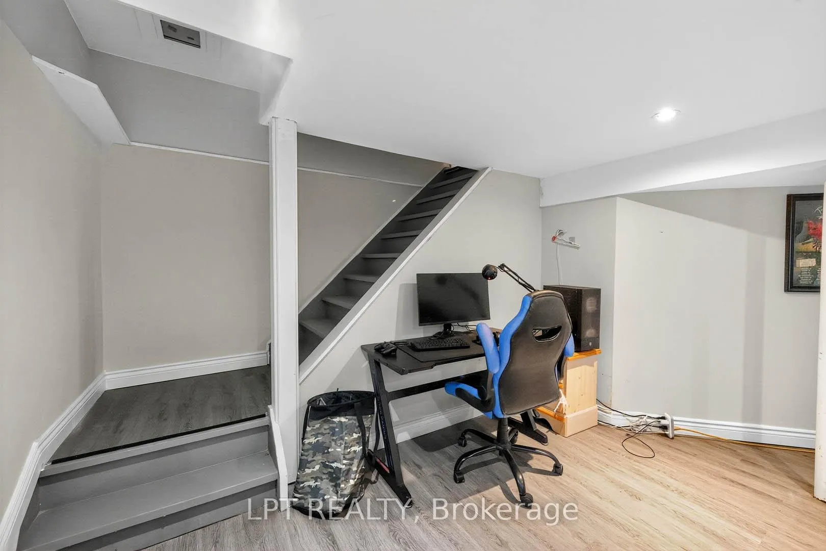 Photo 32 of 14 Caledon Crescent, Brampton, Brampton East — HOMEH