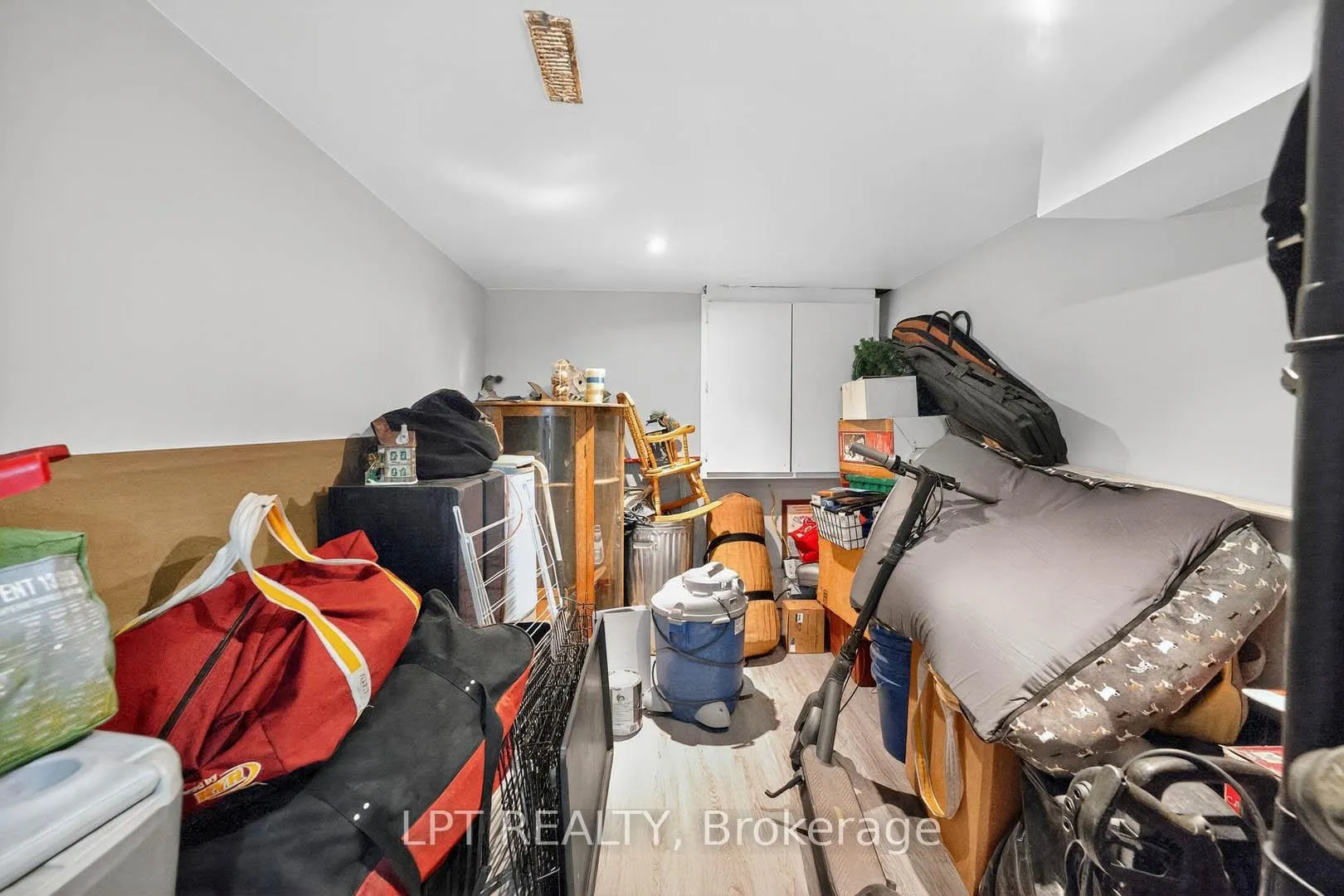 Photo 33 of 14 Caledon Crescent, Brampton, Brampton East — HOMEH