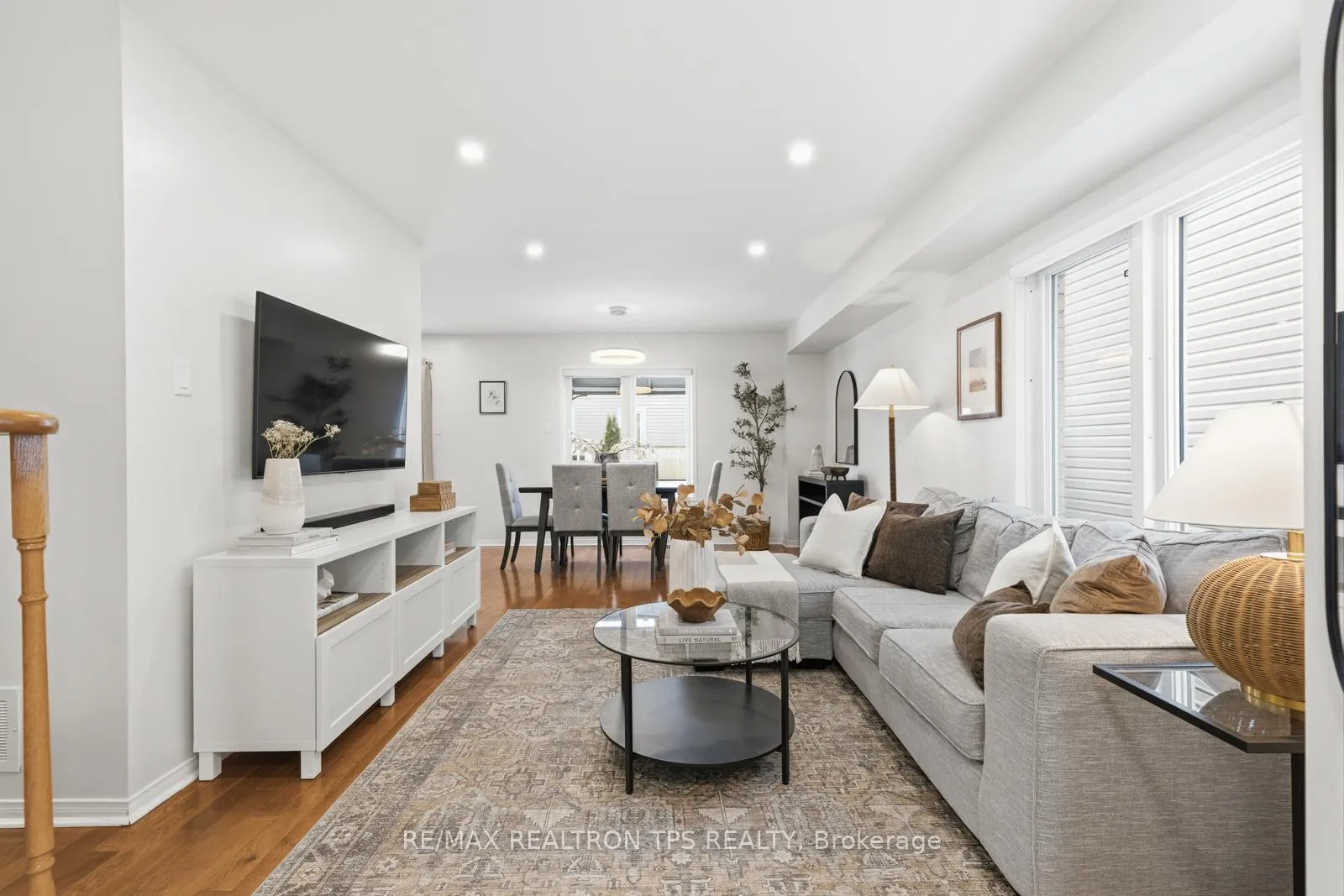 Photo 5 of 50 Crough Street, Clarington, Bowmanville — HOMEH