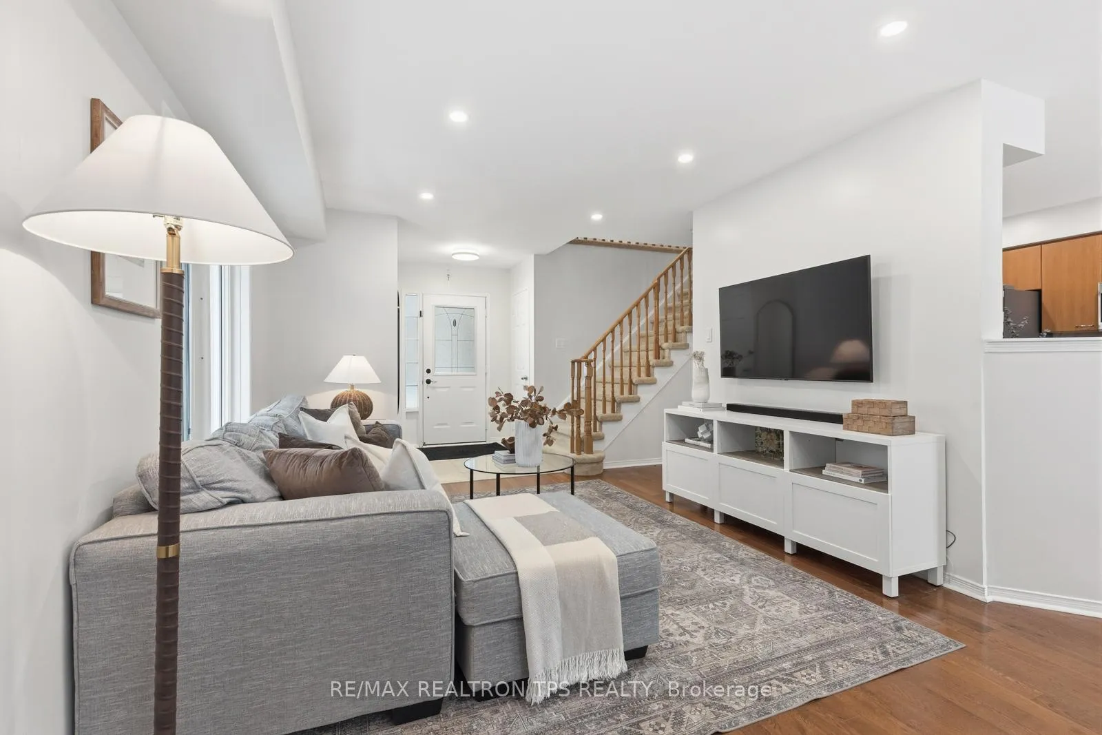 Photo 7 of 50 Crough Street, Clarington, Bowmanville — HOMEH