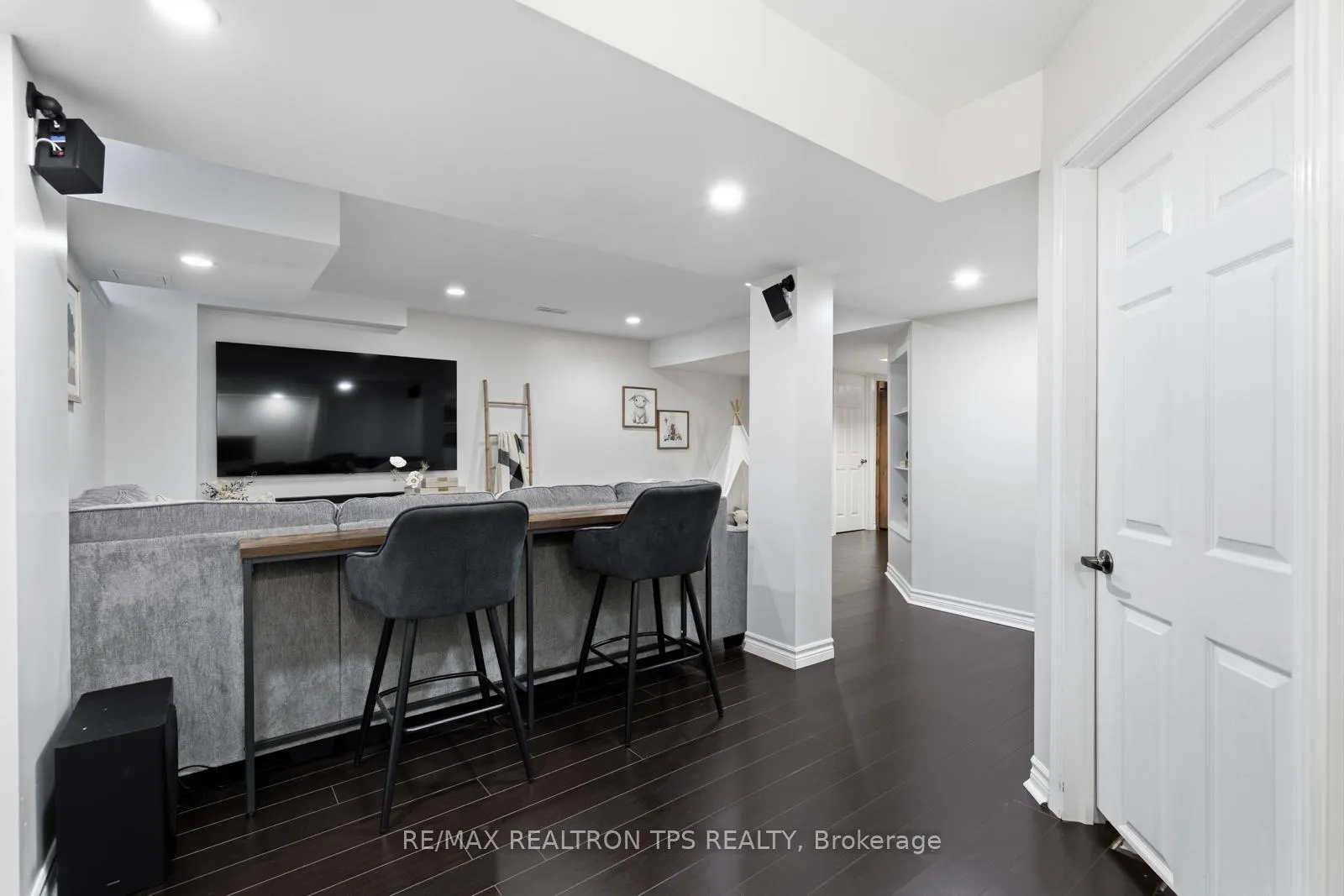Photo 26 of 50 Crough Street, Clarington, Bowmanville — HOMEH