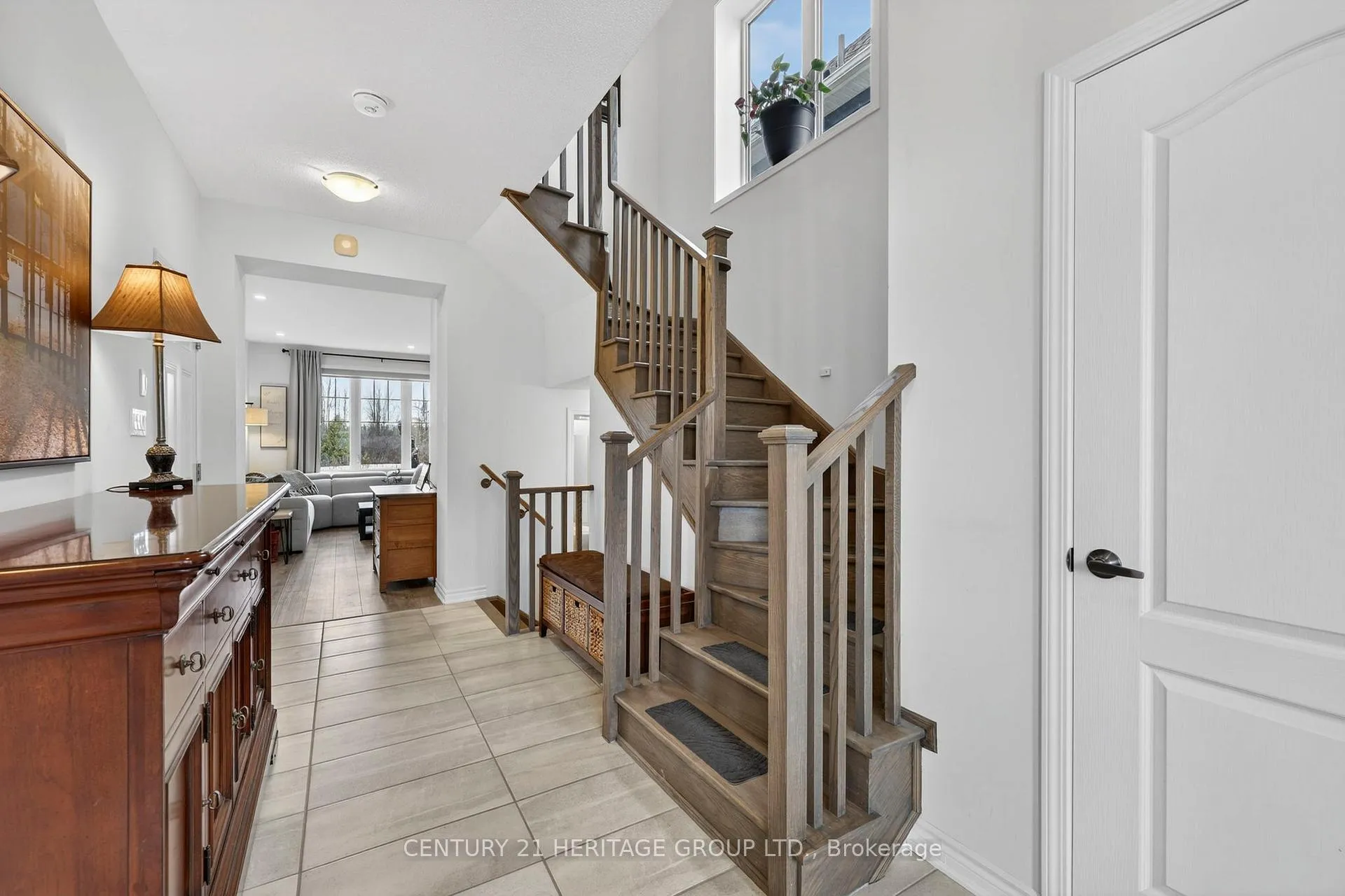 Photo 3 of 31 Abby Drive, Wasaga Beach — HOMEH