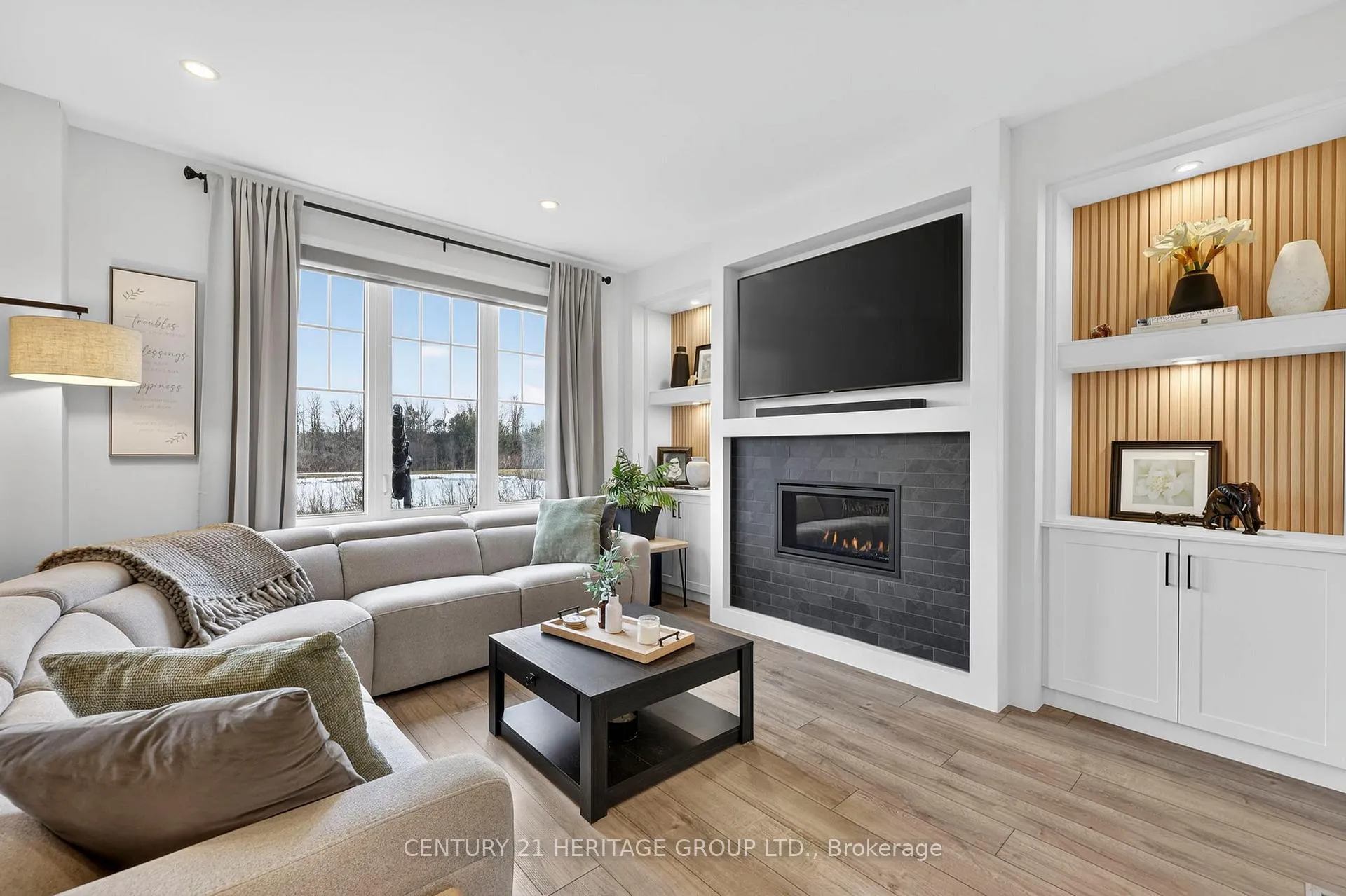 Photo 4 of 31 Abby Drive, Wasaga Beach — HOMEH