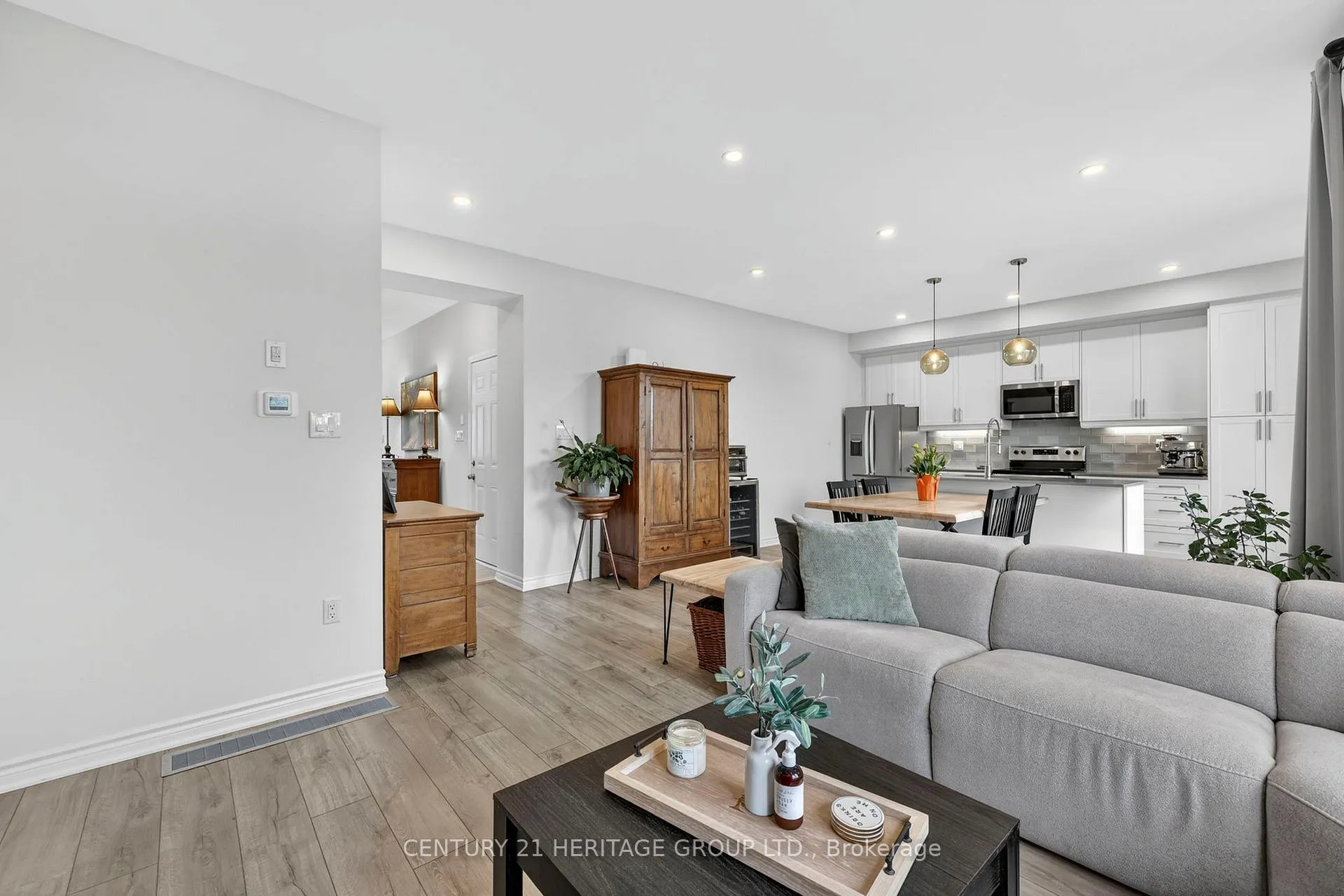 Photo 8 of 31 Abby Drive, Wasaga Beach — HOMEH