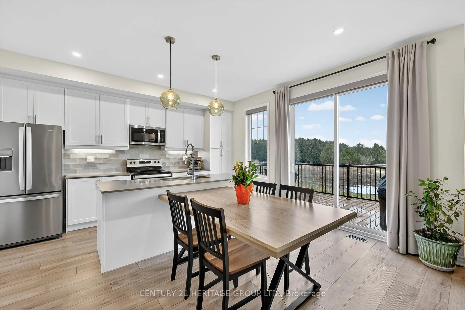 Photo 9 of 31 Abby Drive, Wasaga Beach — HOMEH