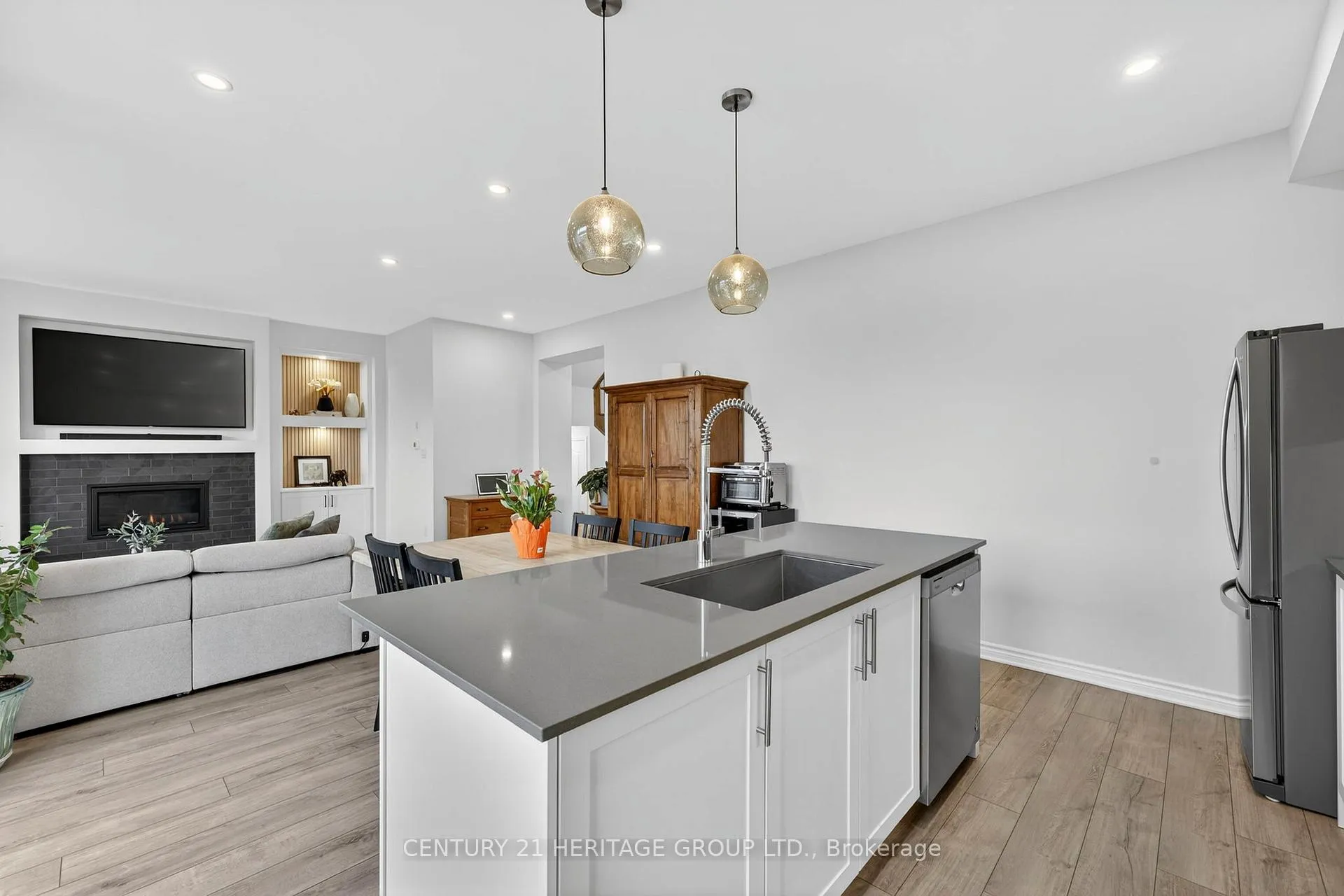 Photo 13 of 31 Abby Drive, Wasaga Beach — HOMEH