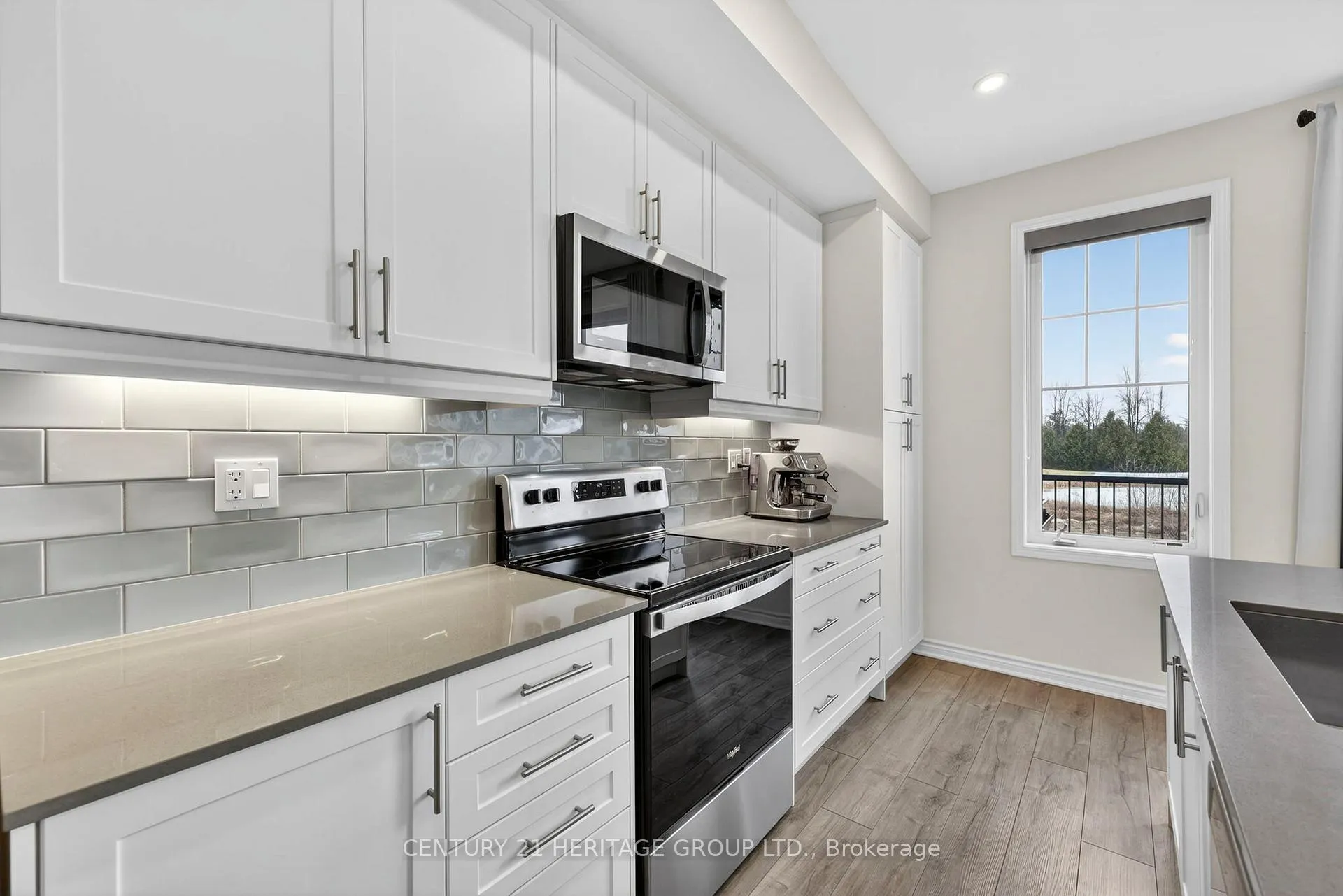 Photo 15 of 31 Abby Drive, Wasaga Beach — HOMEH
