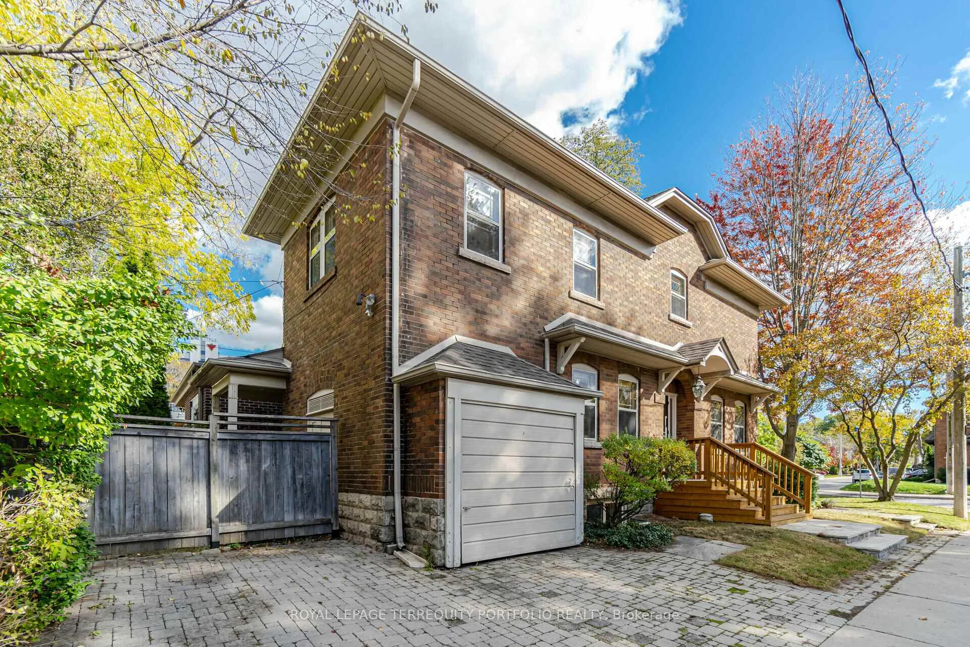 Photo 2 of 20 Anderson Avenue, Toronto, Yonge-Eglinton — HOMEH