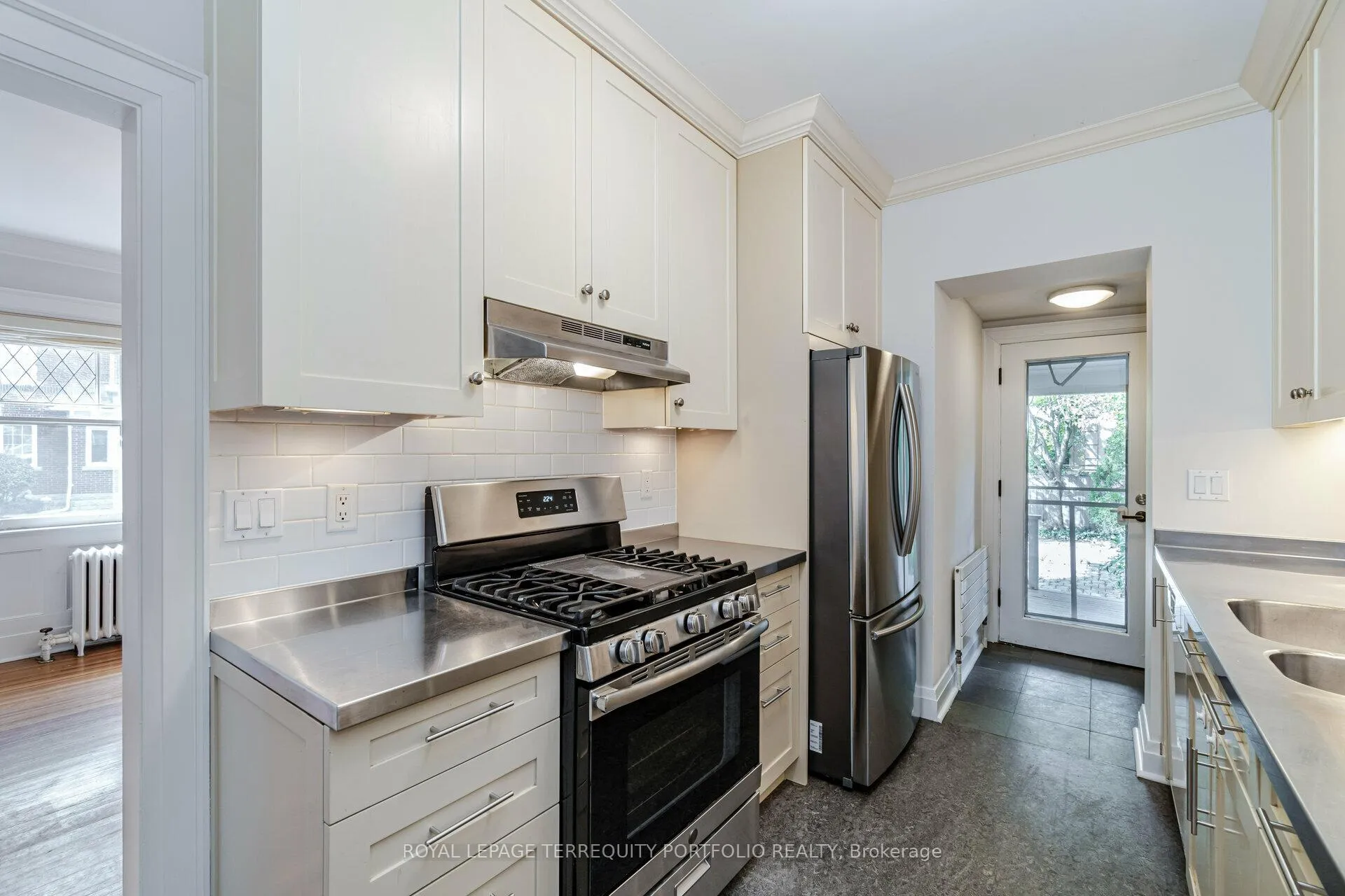 Photo 16 of 20 Anderson Avenue, Toronto, Yonge-Eglinton — HOMEH