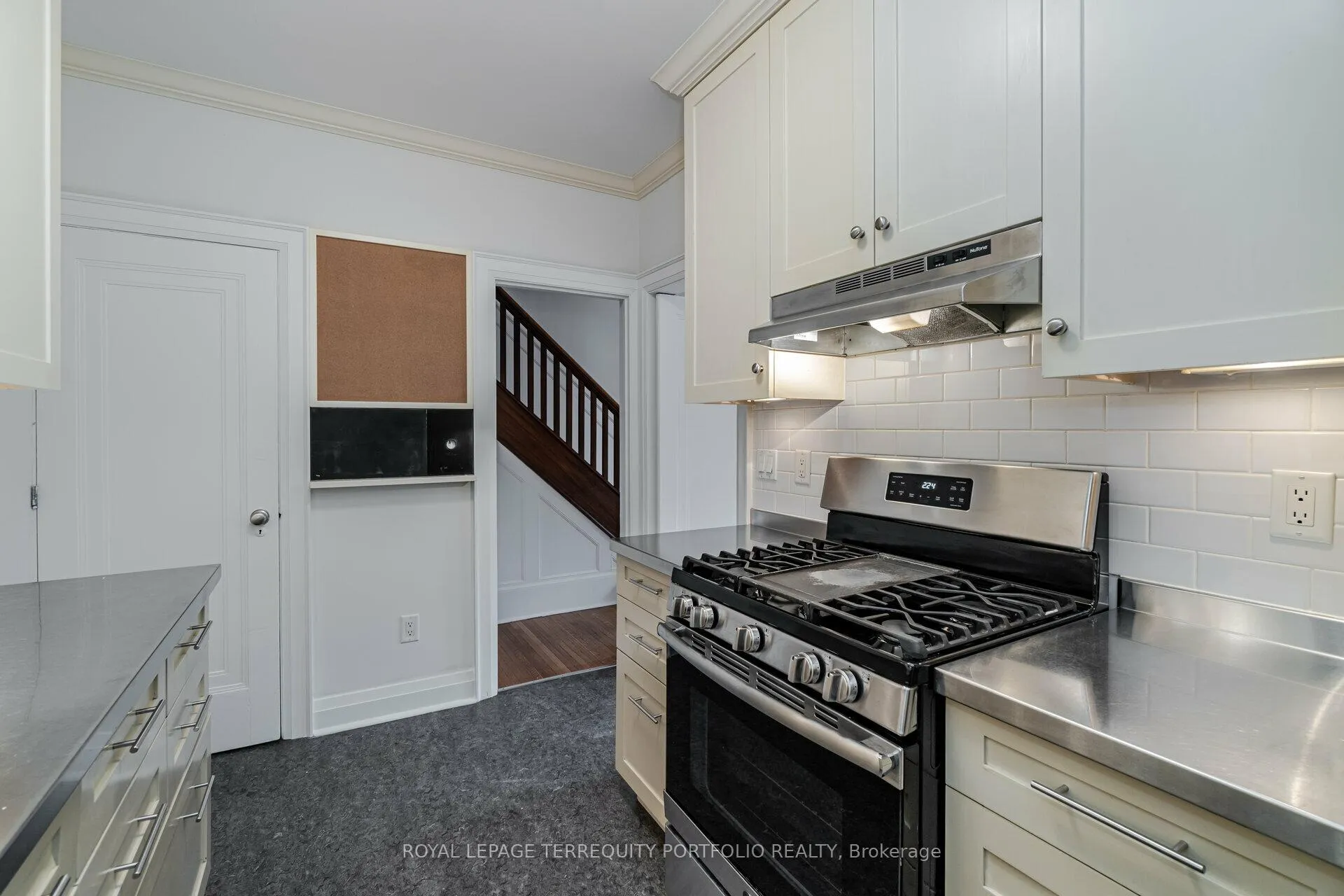 Photo 17 of 20 Anderson Avenue, Toronto, Yonge-Eglinton — HOMEH