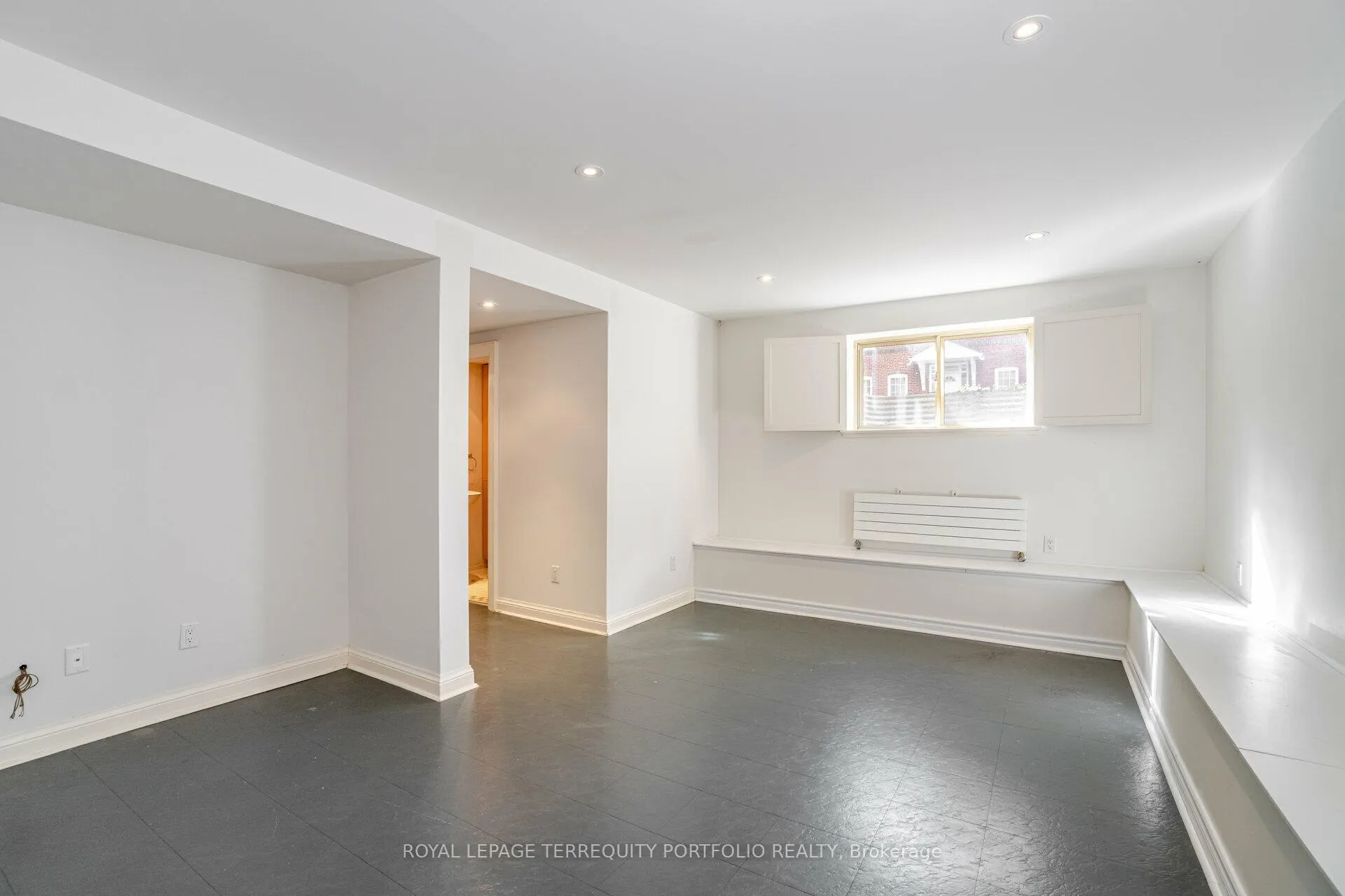 Photo 37 of 20 Anderson Avenue, Toronto, Yonge-Eglinton — HOMEH