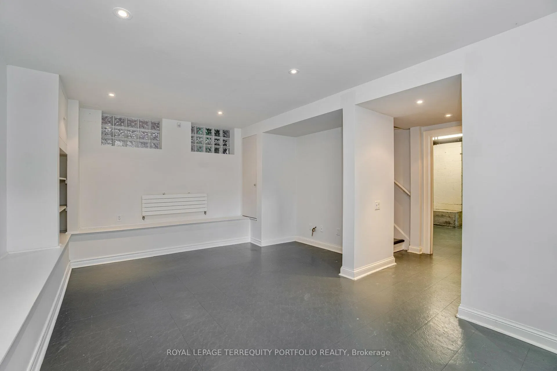 Photo 38 of 20 Anderson Avenue, Toronto, Yonge-Eglinton — HOMEH