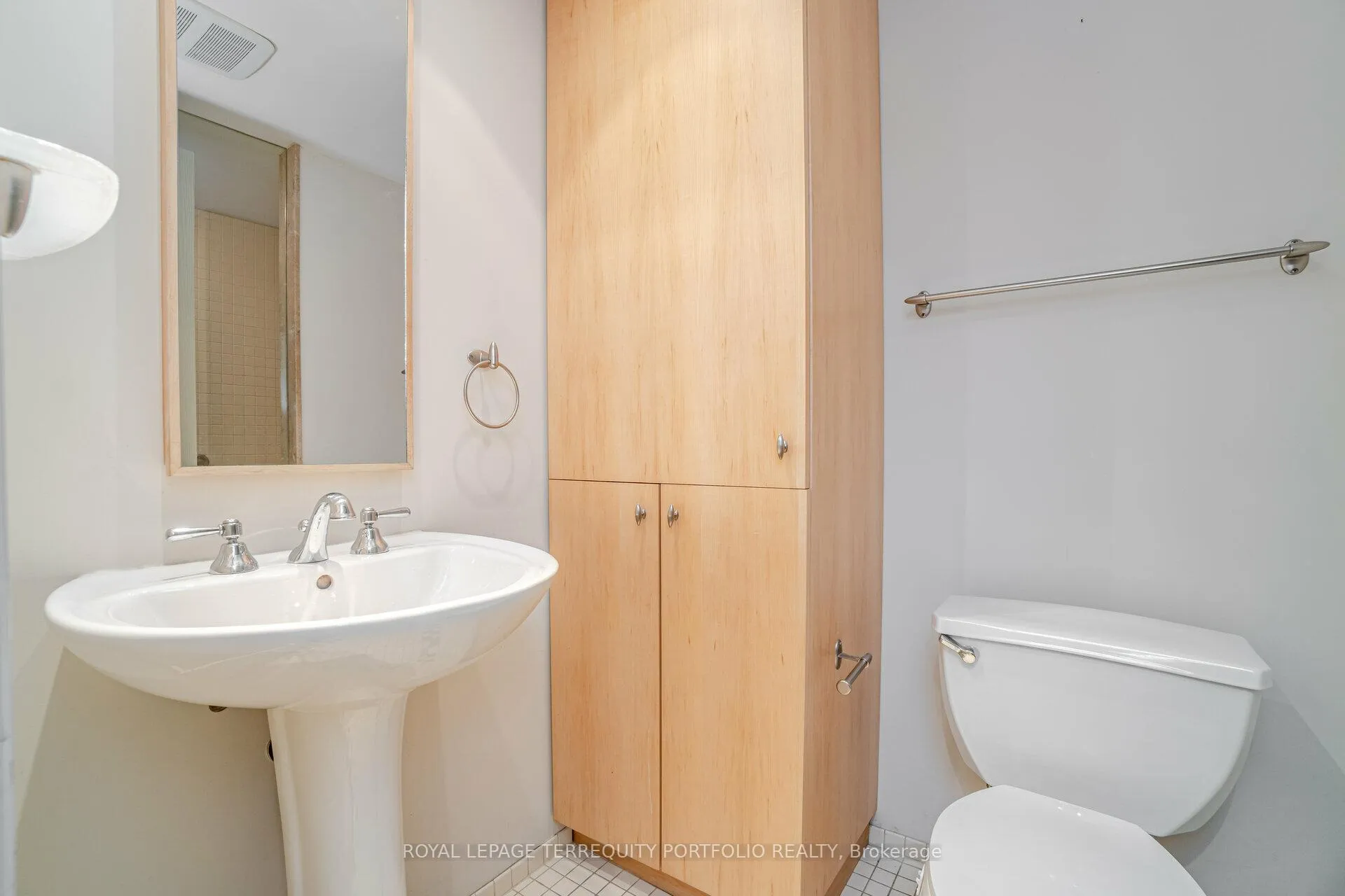 Photo 40 of 20 Anderson Avenue, Toronto, Yonge-Eglinton — HOMEH