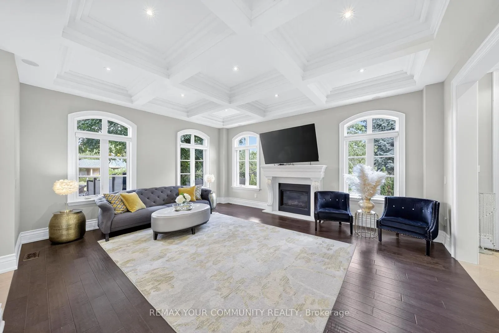 Photo 9 of 1 Lancer Drive, Vaughan, Maple — HOMEH