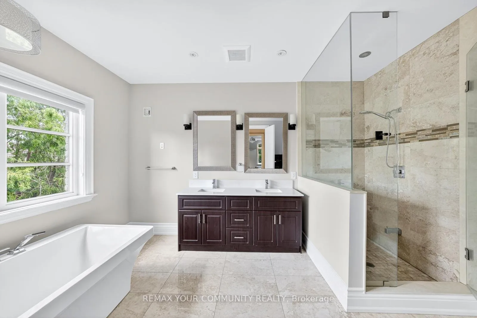 Photo 29 of 1 Lancer Drive, Vaughan, Maple — HOMEH
