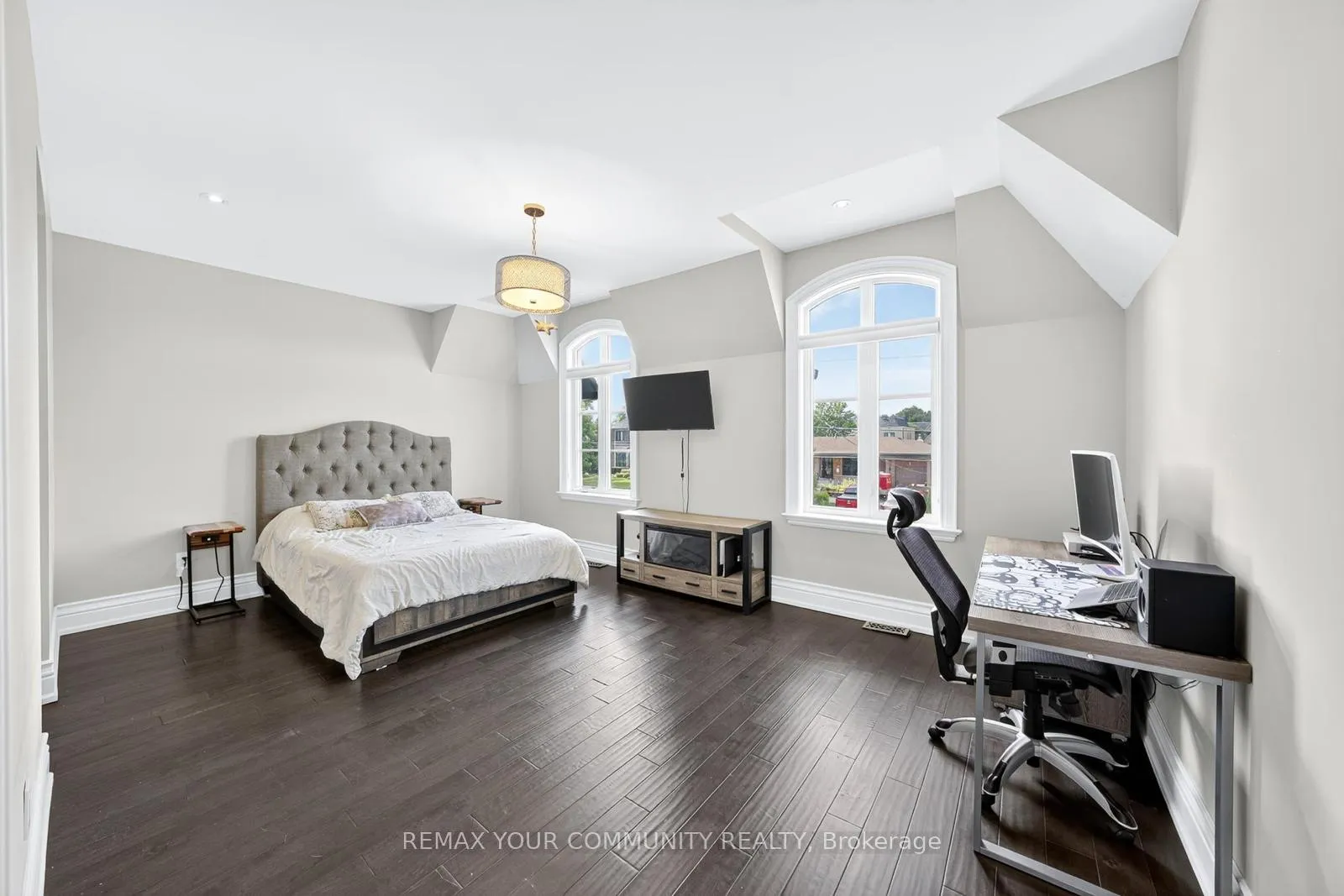 Photo 34 of 1 Lancer Drive, Vaughan, Maple — HOMEH
