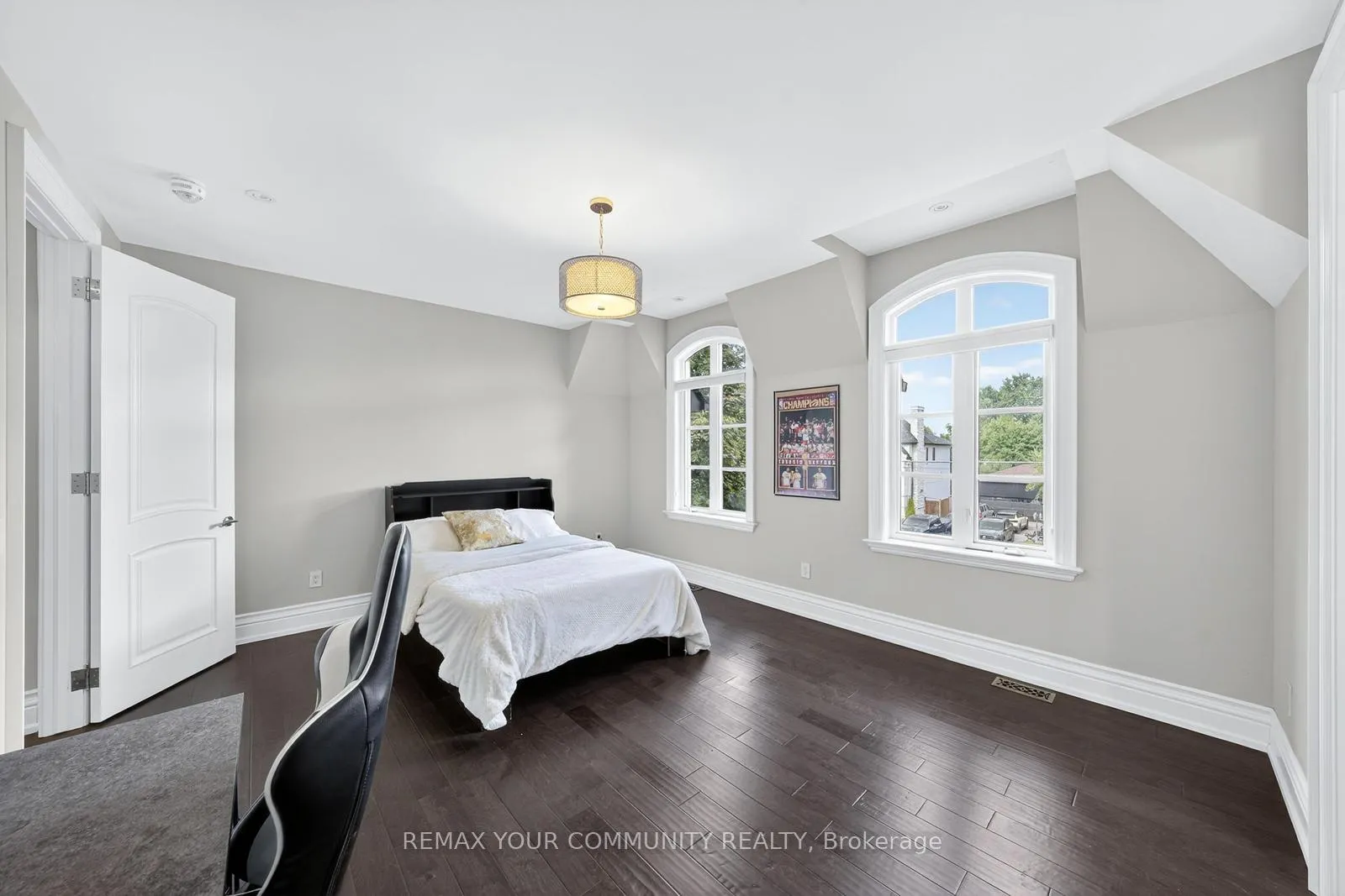 Photo 37 of 1 Lancer Drive, Vaughan, Maple — HOMEH