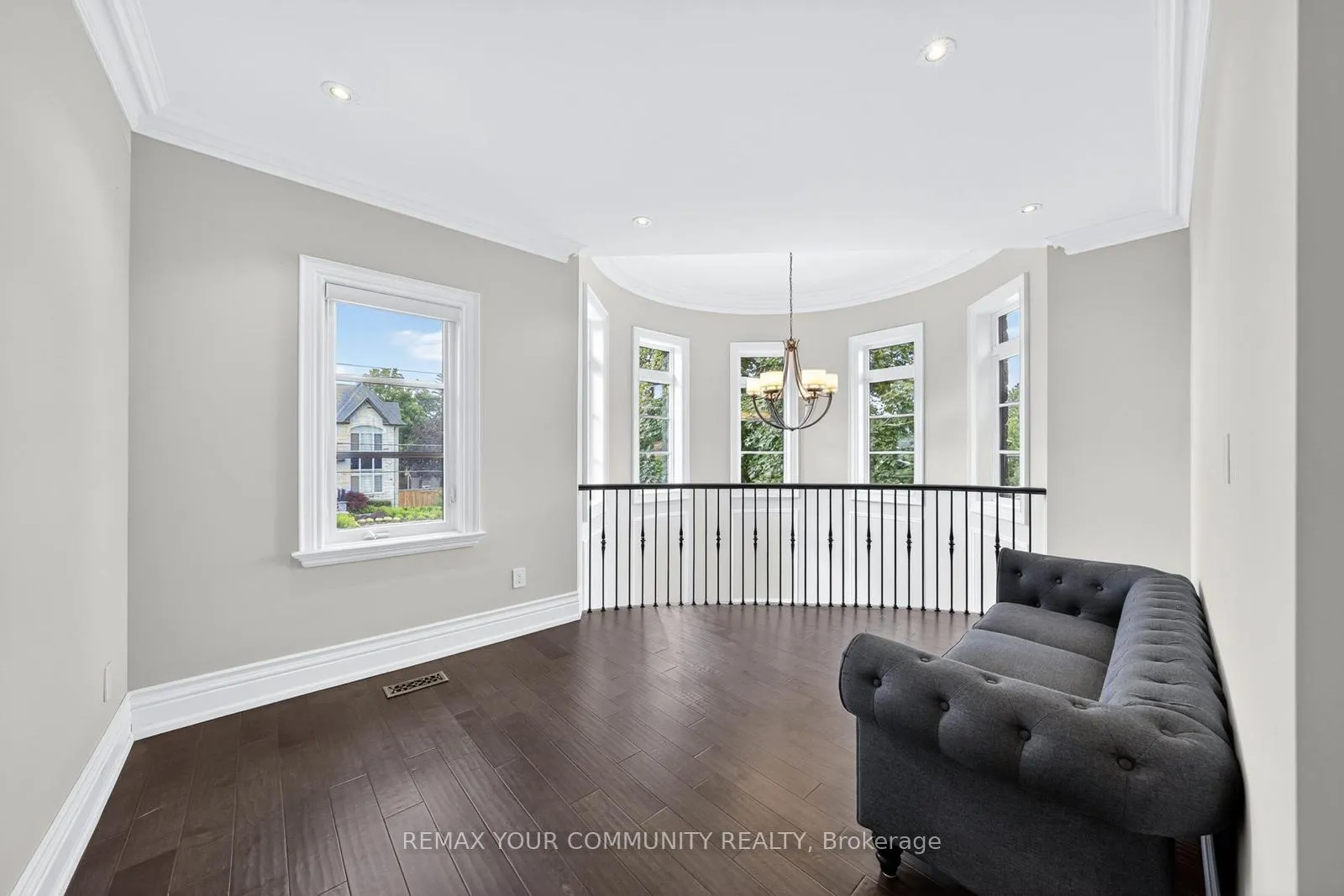 Photo 39 of 1 Lancer Drive, Vaughan, Maple — HOMEH