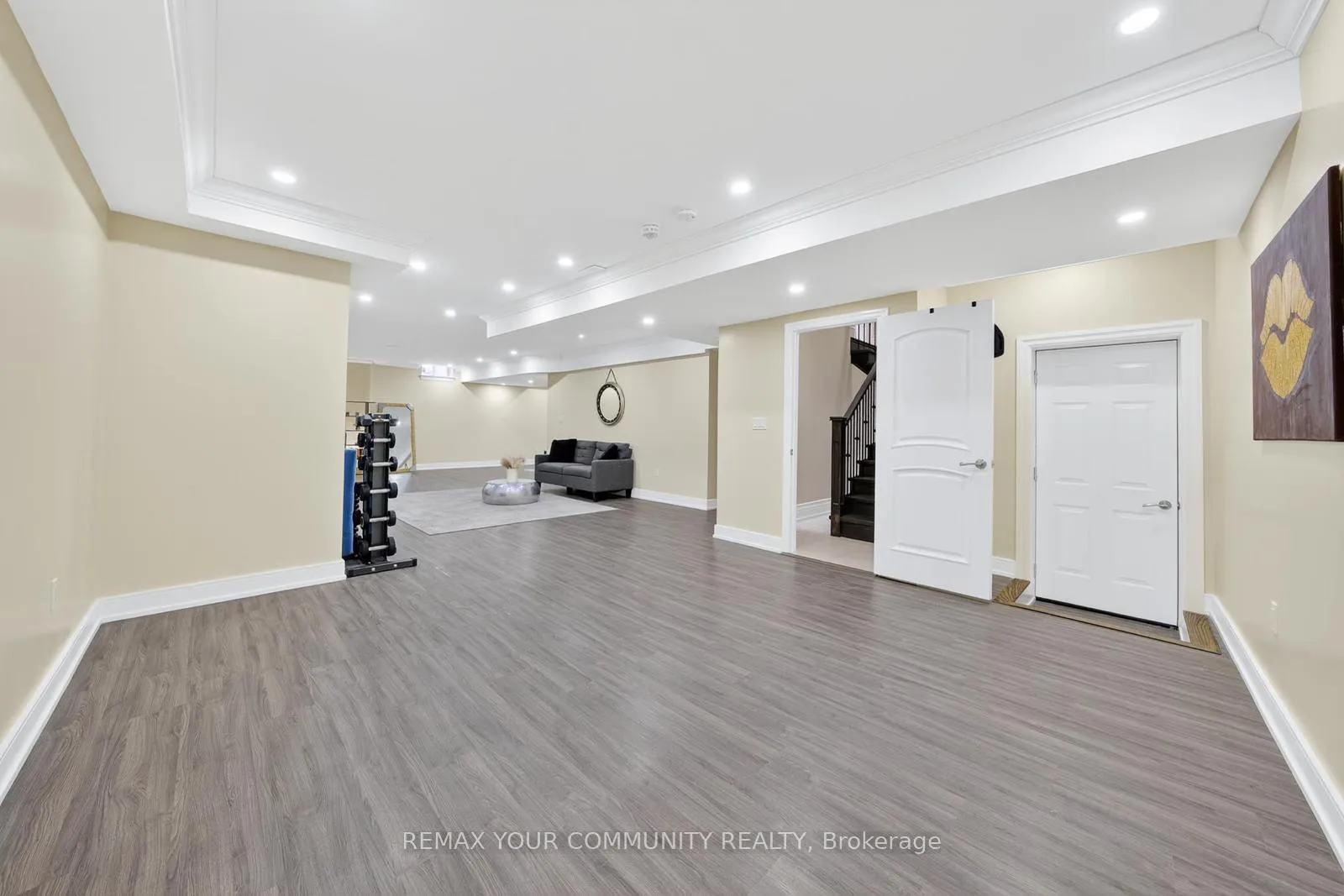 Photo 42 of 1 Lancer Drive, Vaughan, Maple — HOMEH