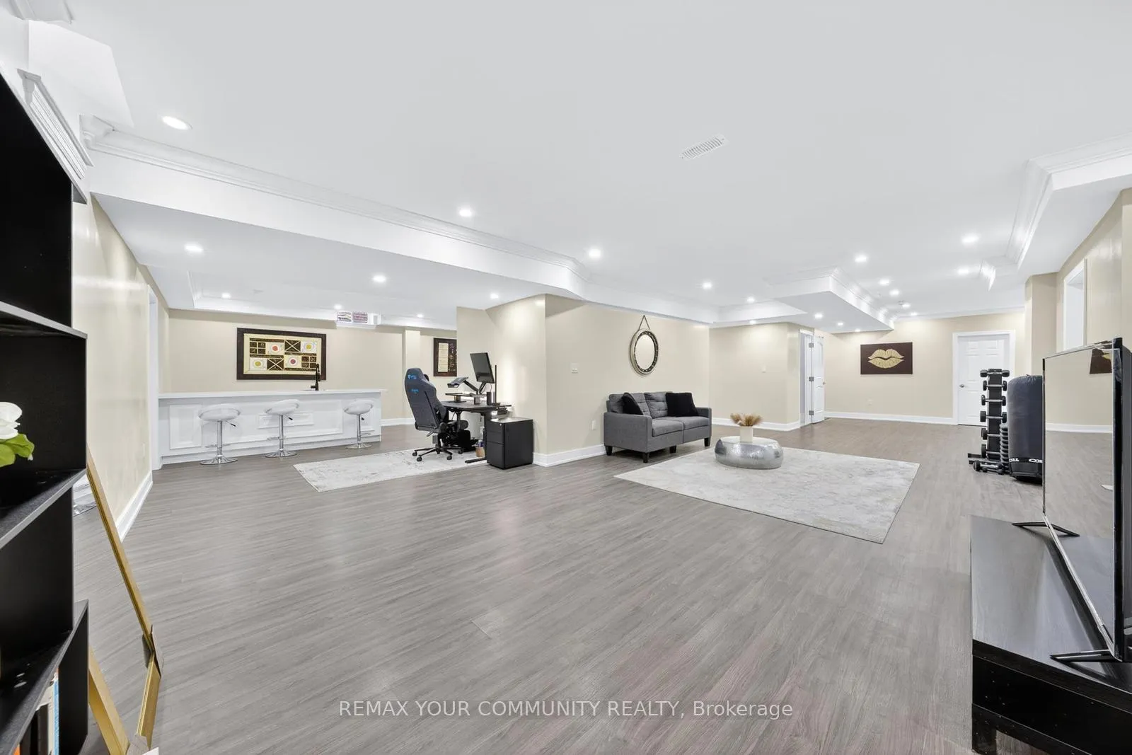 Photo 43 of 1 Lancer Drive, Vaughan, Maple — HOMEH