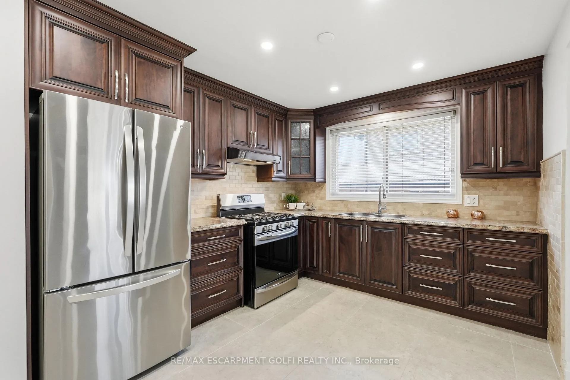 Photo 7 of 288 Eastdale Boulevard, Hamilton, Stoney Creek — HOMEH