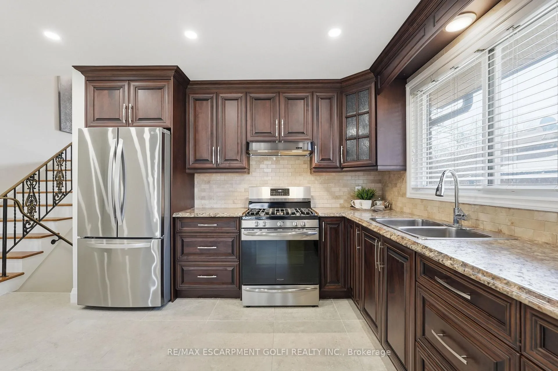 Photo 9 of 288 Eastdale Boulevard, Hamilton, Stoney Creek — HOMEH