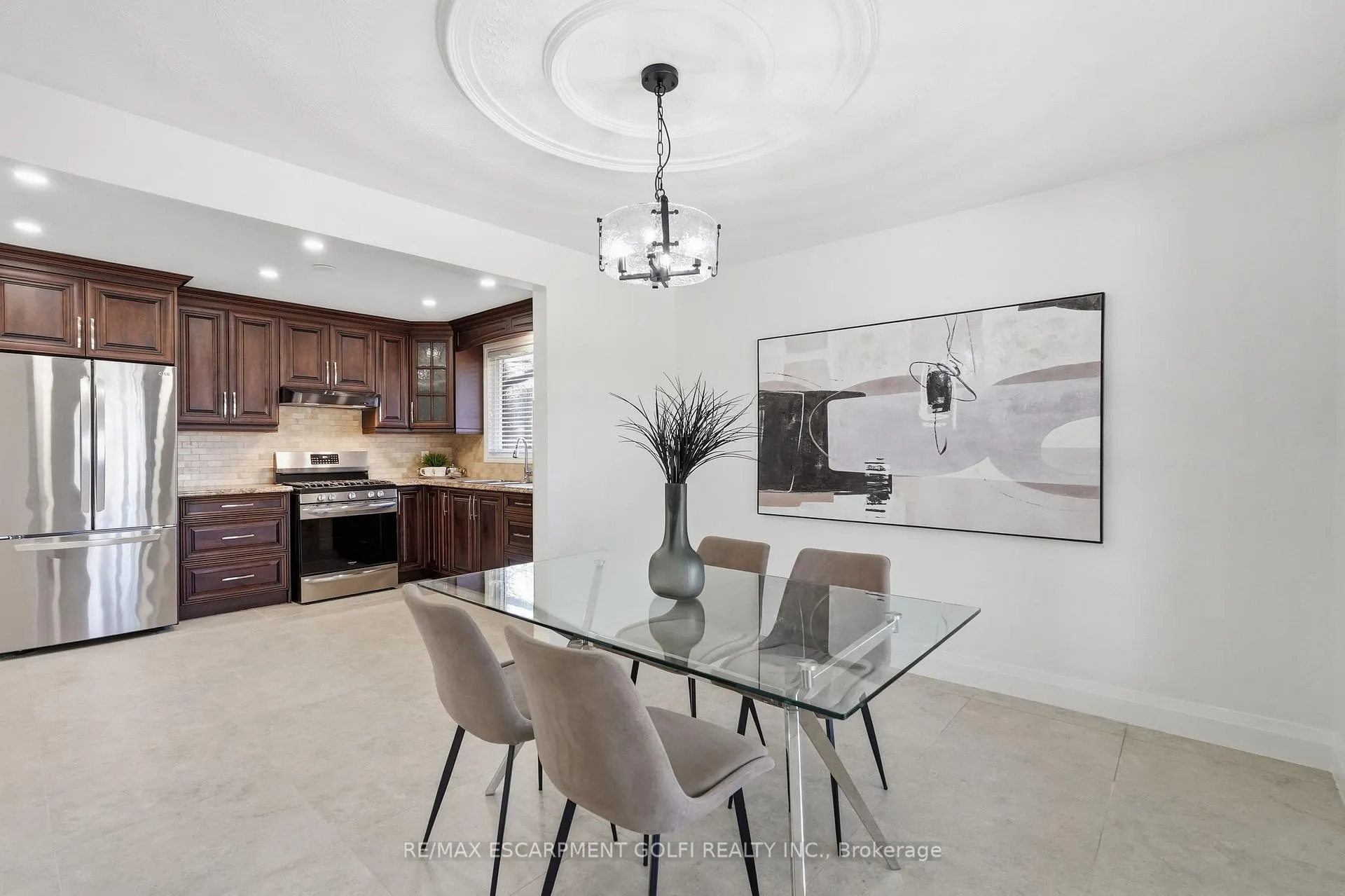Photo 10 of 288 Eastdale Boulevard, Hamilton, Stoney Creek — HOMEH