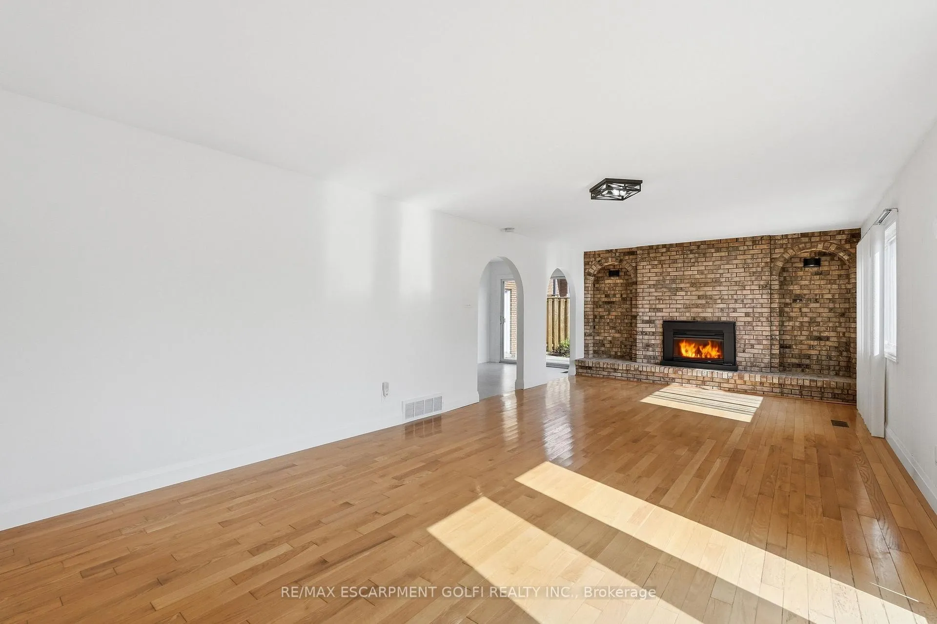 Photo 24 of 288 Eastdale Boulevard, Hamilton, Stoney Creek — HOMEH