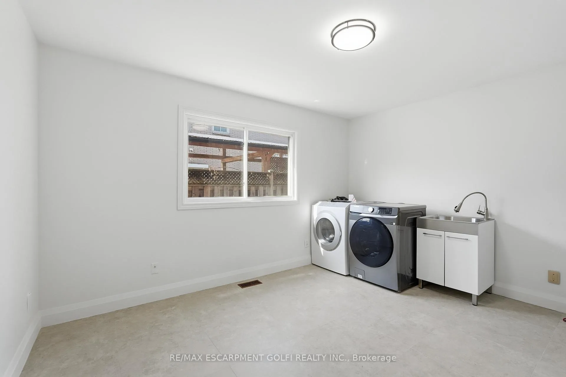 Photo 26 of 288 Eastdale Boulevard, Hamilton, Stoney Creek — HOMEH