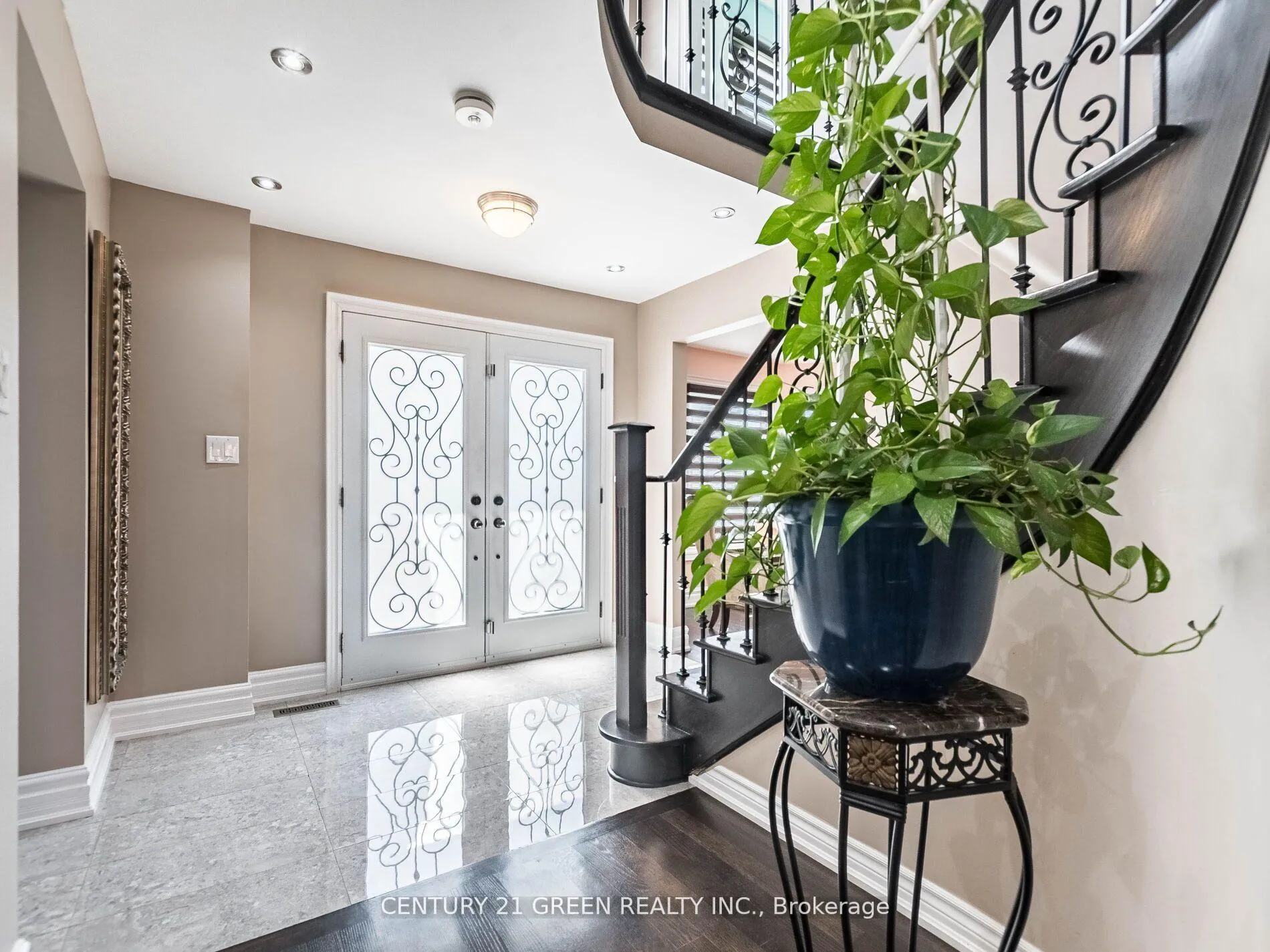Photo 4 of Unit Main, 23 Major William Sharpe Drive, Brampton, Northwood Park — HOMEH
