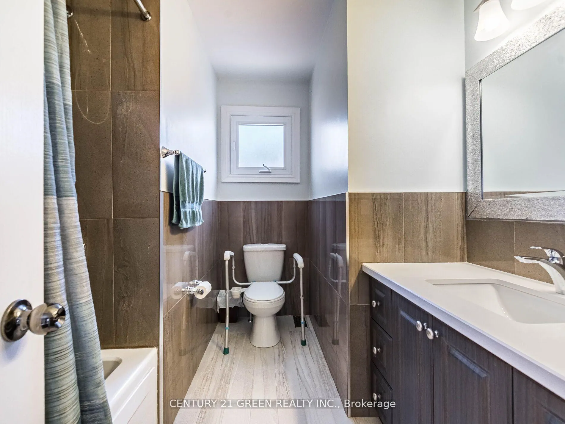 Photo 24 of Unit Main, 23 Major William Sharpe Drive, Brampton, Northwood Park — HOMEH