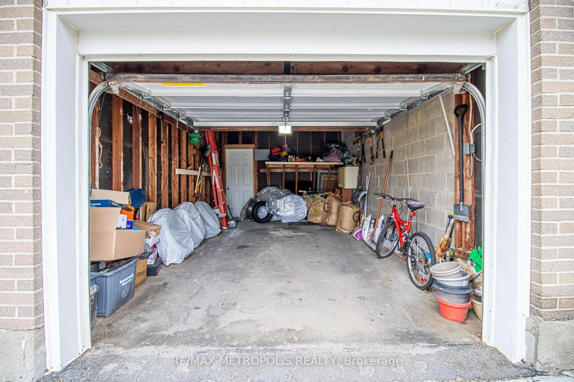 Photo 5 of 37 Albacore Crescent, Scarborough, Woburn — HOMEH